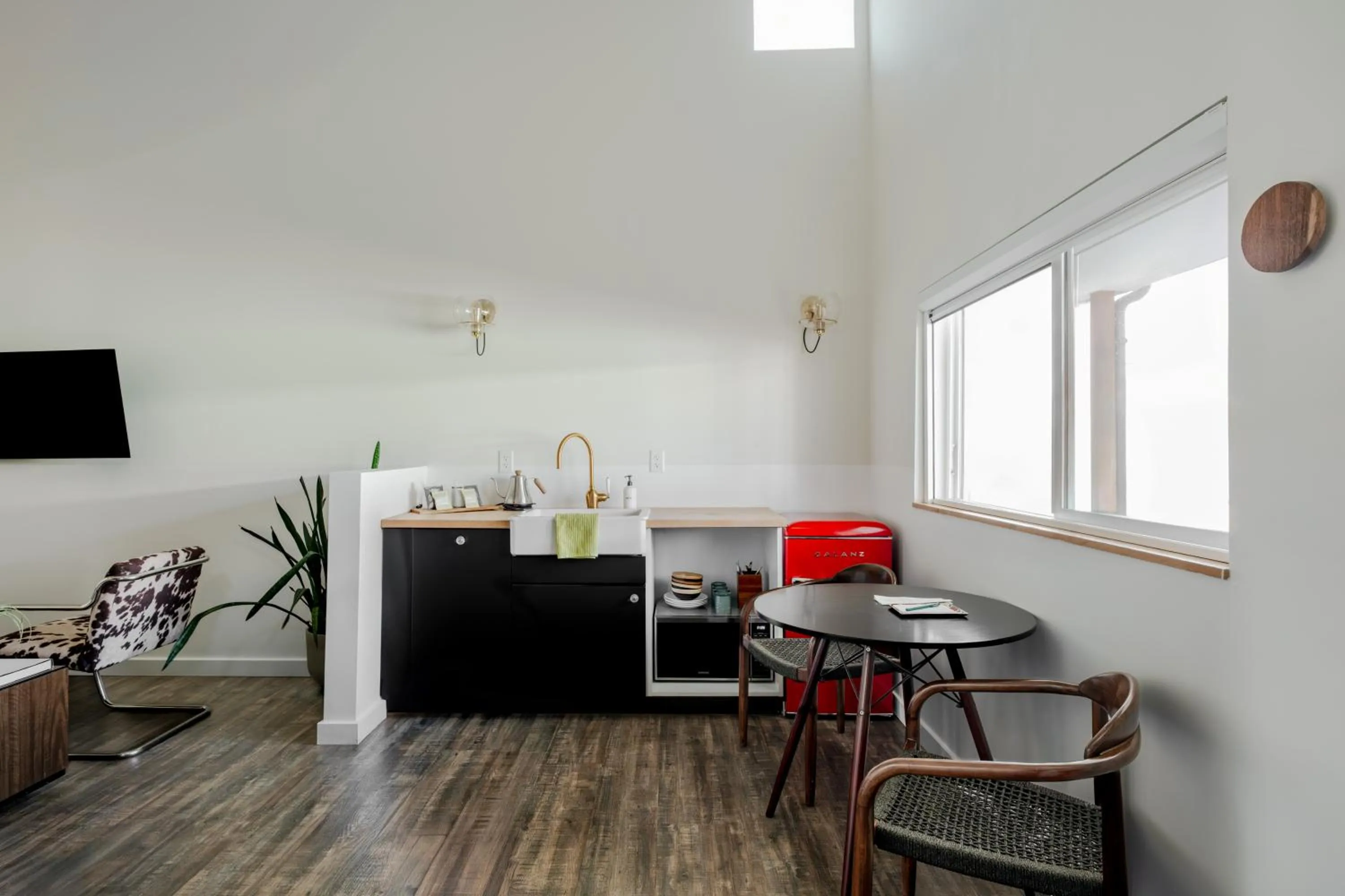 Kitchen or kitchenette in Mellow Moon Lodge