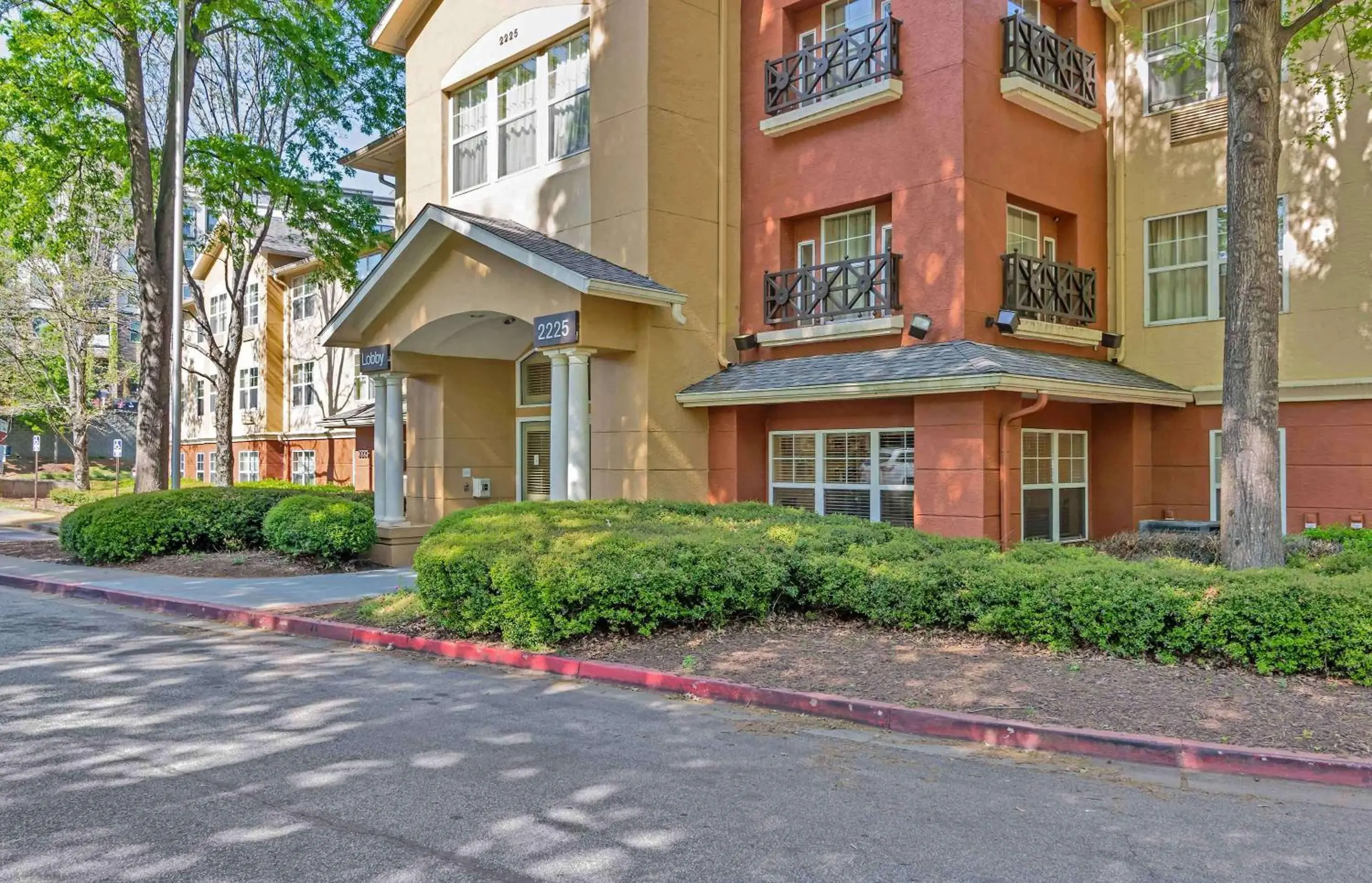 Property building in Extended Stay America - Atlanta - Marietta - Interstate N. Pkwy Property building in Extended Stay America - Atlanta - Marietta - Interstate N. Pkwy