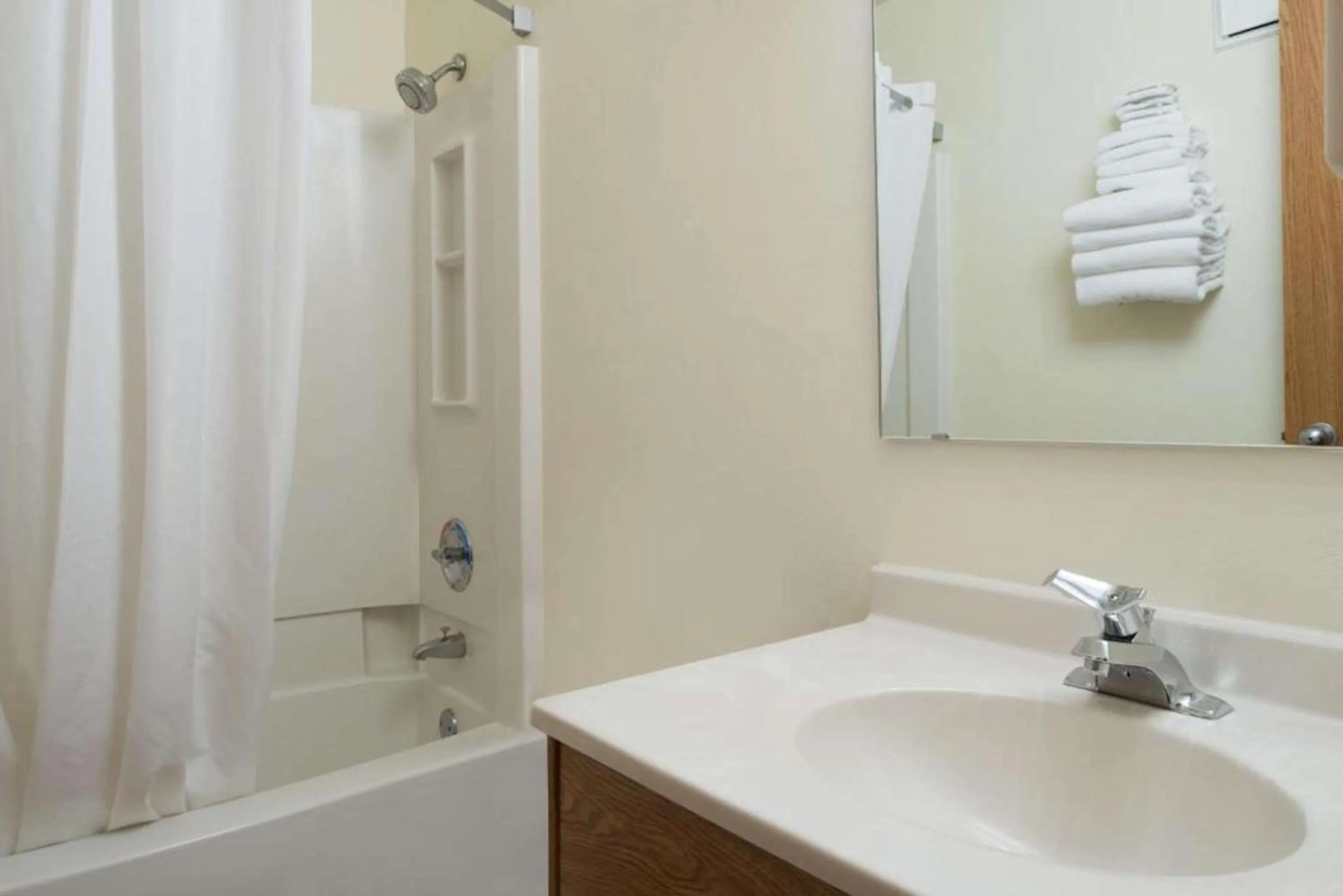 Bathroom in Super 8 by Wyndham Walla Walla