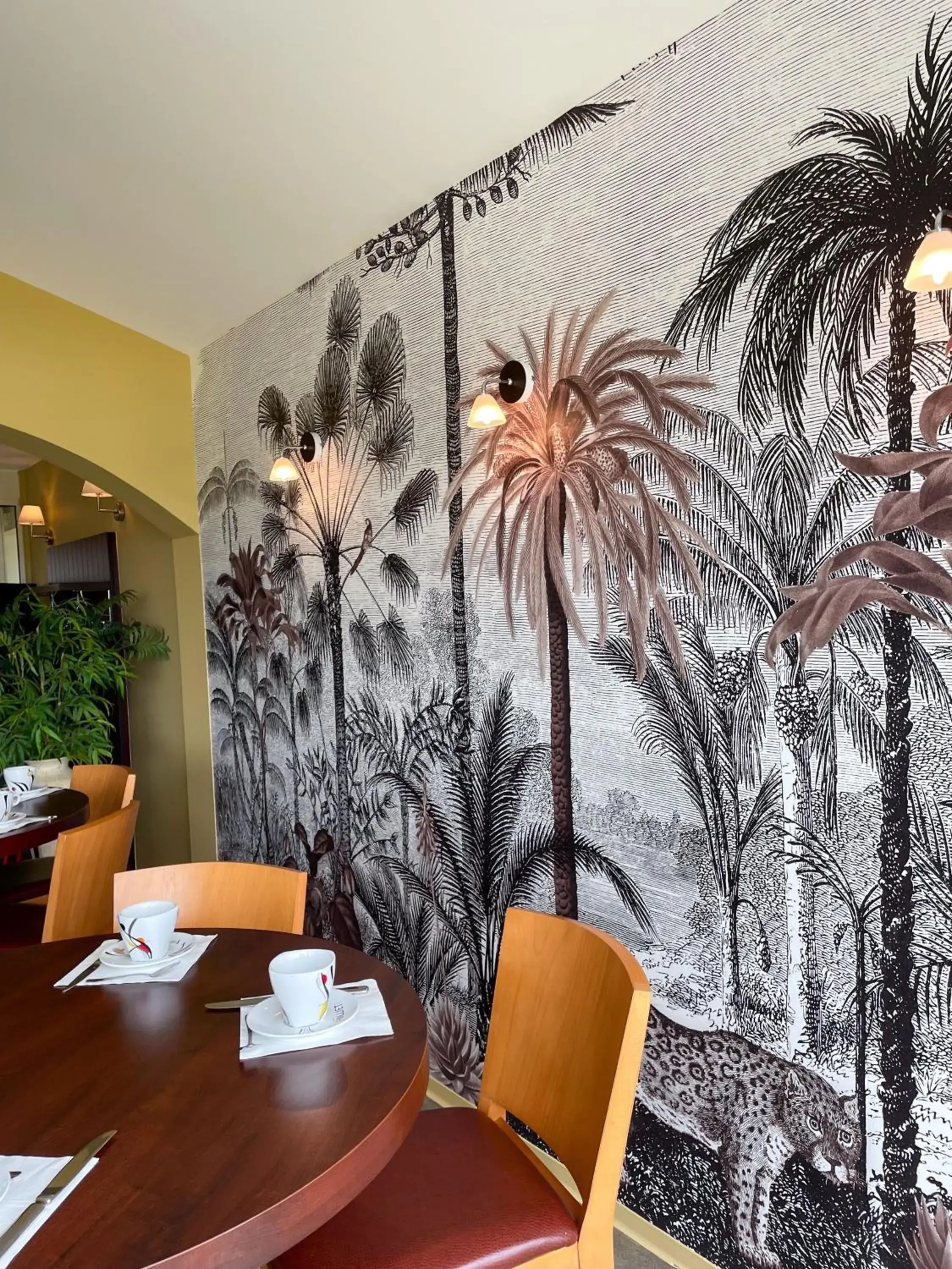 Breakfast in The Originals City, Hôtel Les Bruyères, Dax Nord Breakfast in The Originals City, Hôtel Les Bruyères, Dax Nord