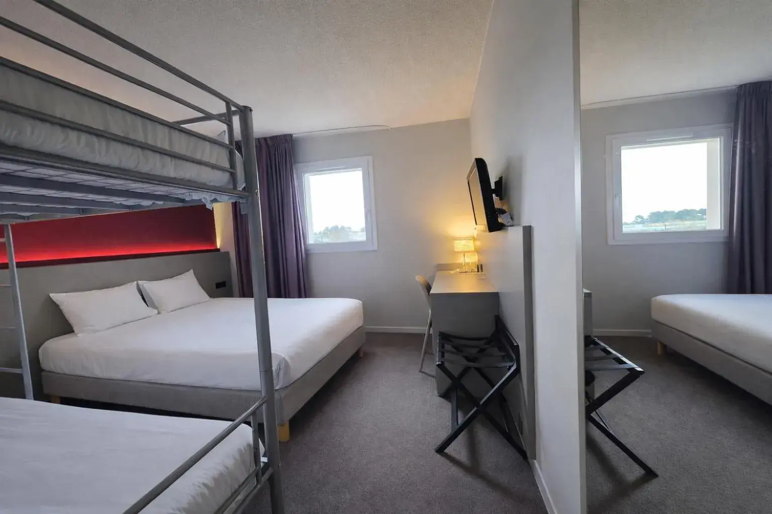 Bedroom, Bed in The Originals City, Hôtel Les Bruyères, Dax Nord Bedroom, Bed in The Originals City, Hôtel Les Bruyères, Dax Nord