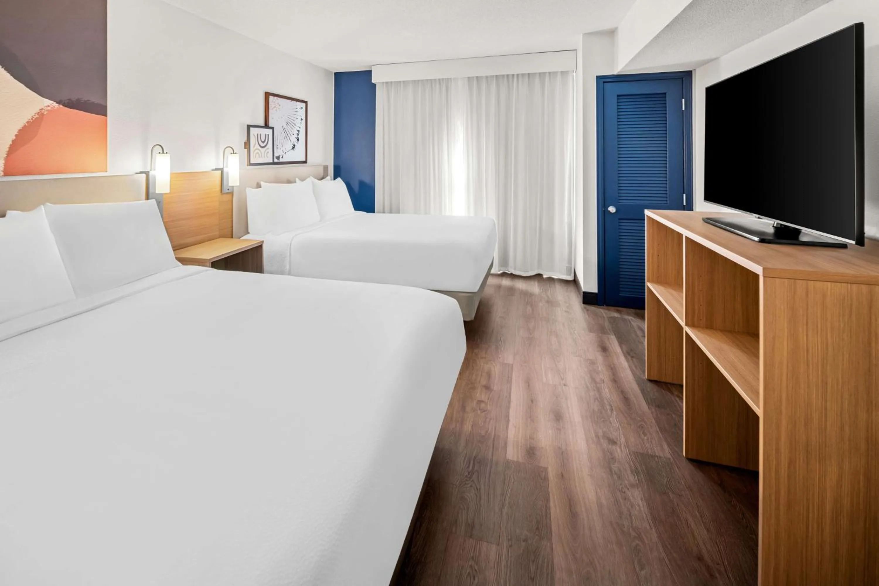 Bed in Country Inn & Suites by Radisson, Potomac Mills Woodbridge, VA