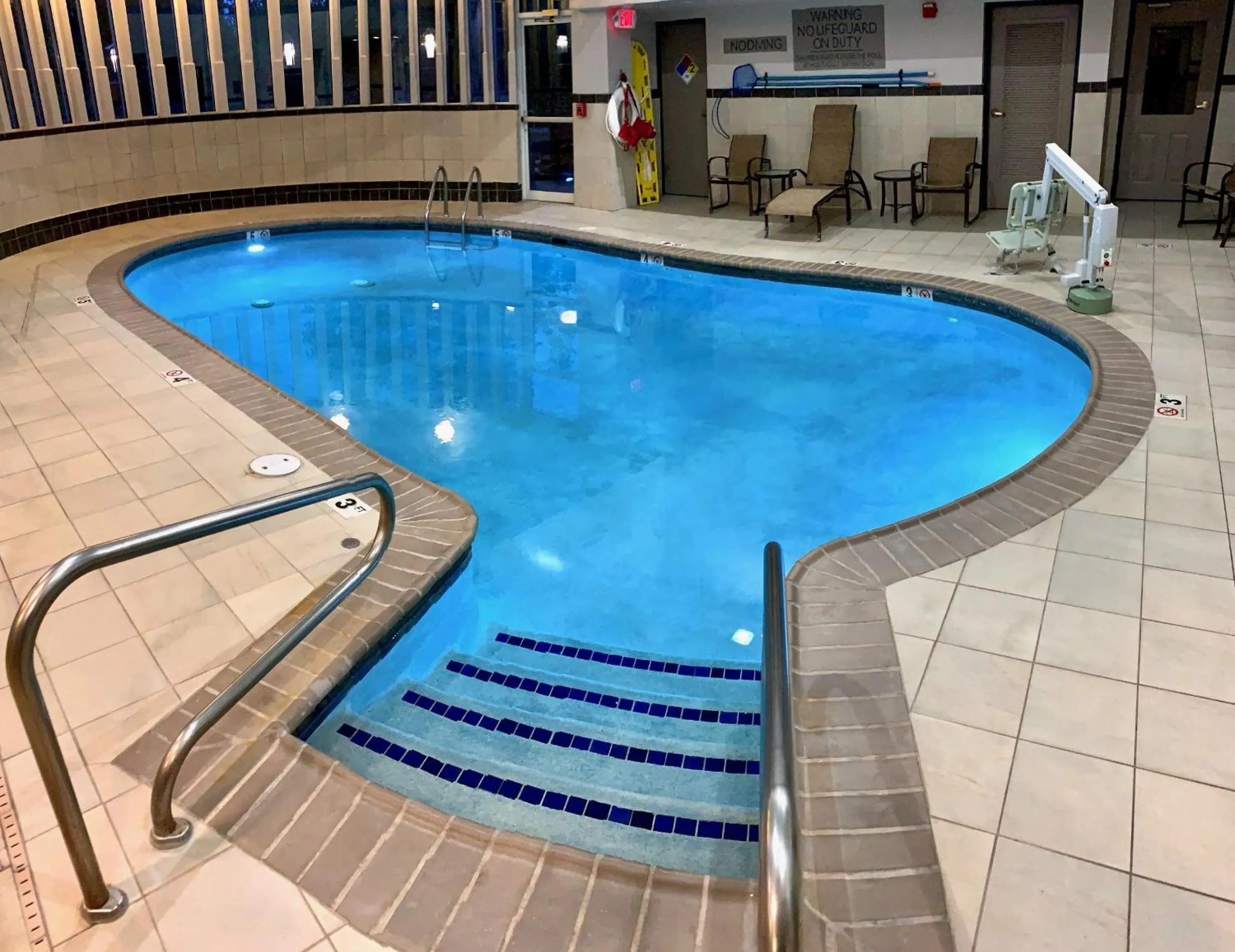Swimming pool in Spark By Hilton Woodbridge