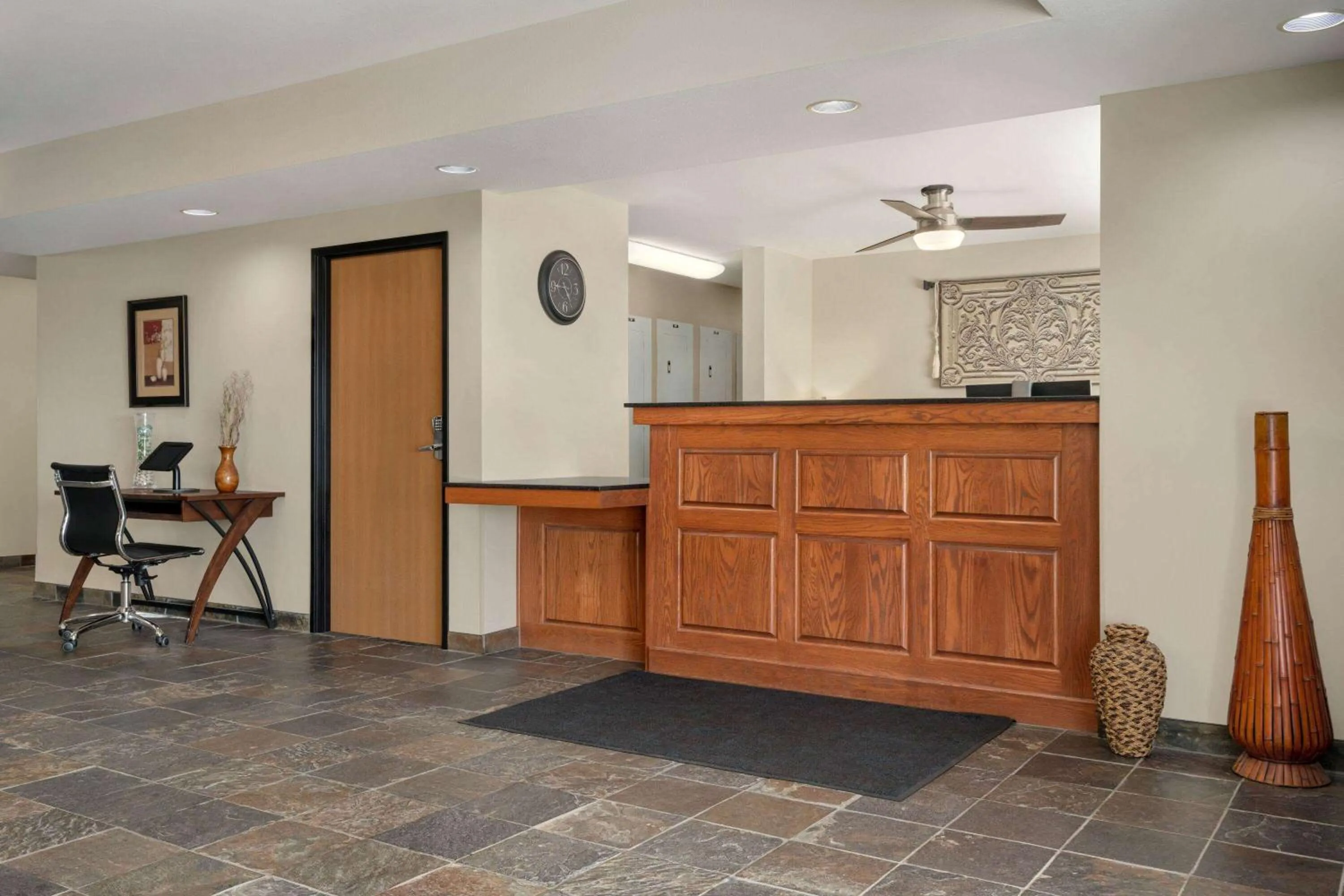 Lobby or reception in Baymont by Wyndham Fremont