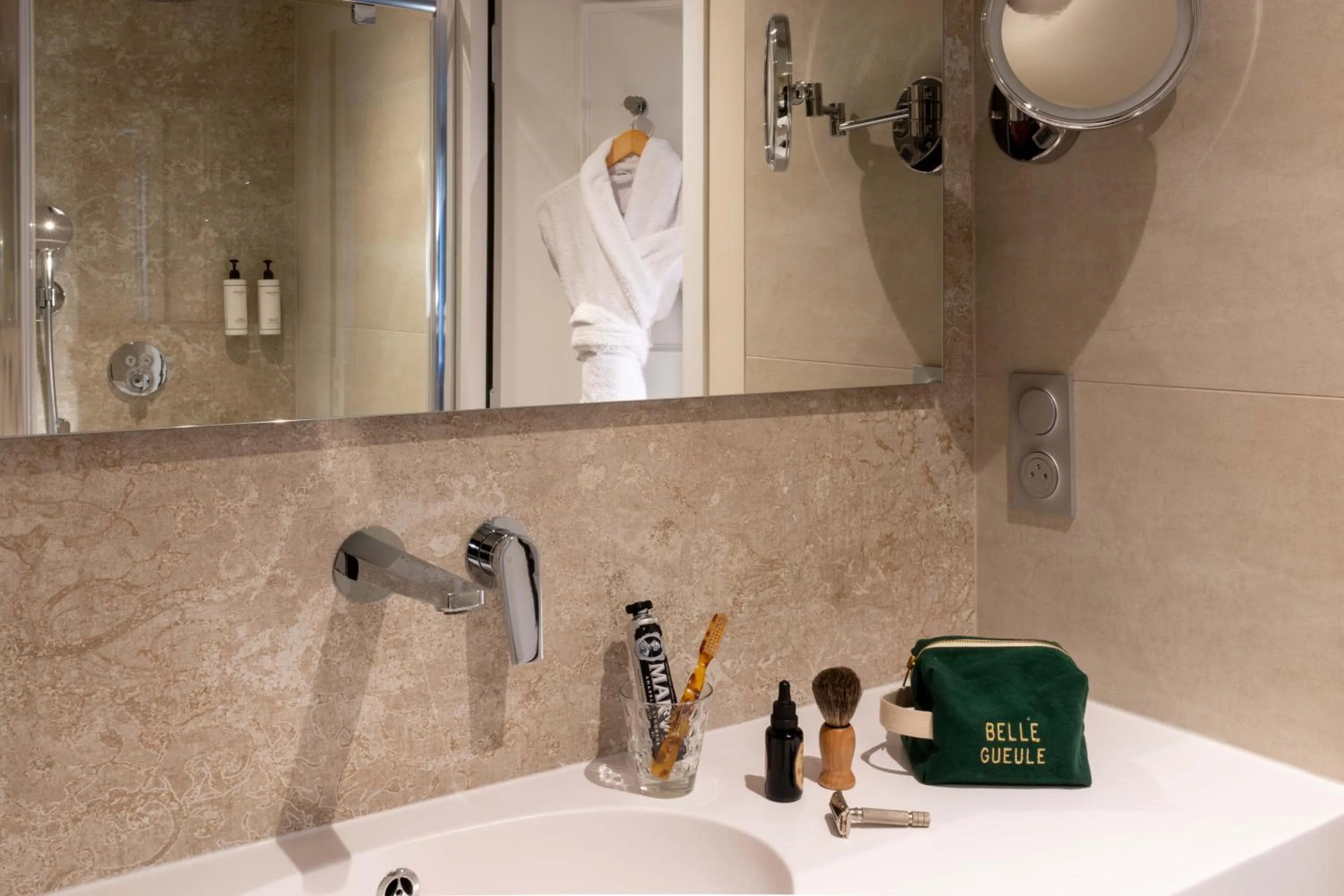 Bathroom in Château Saint Gilles - Bayeux