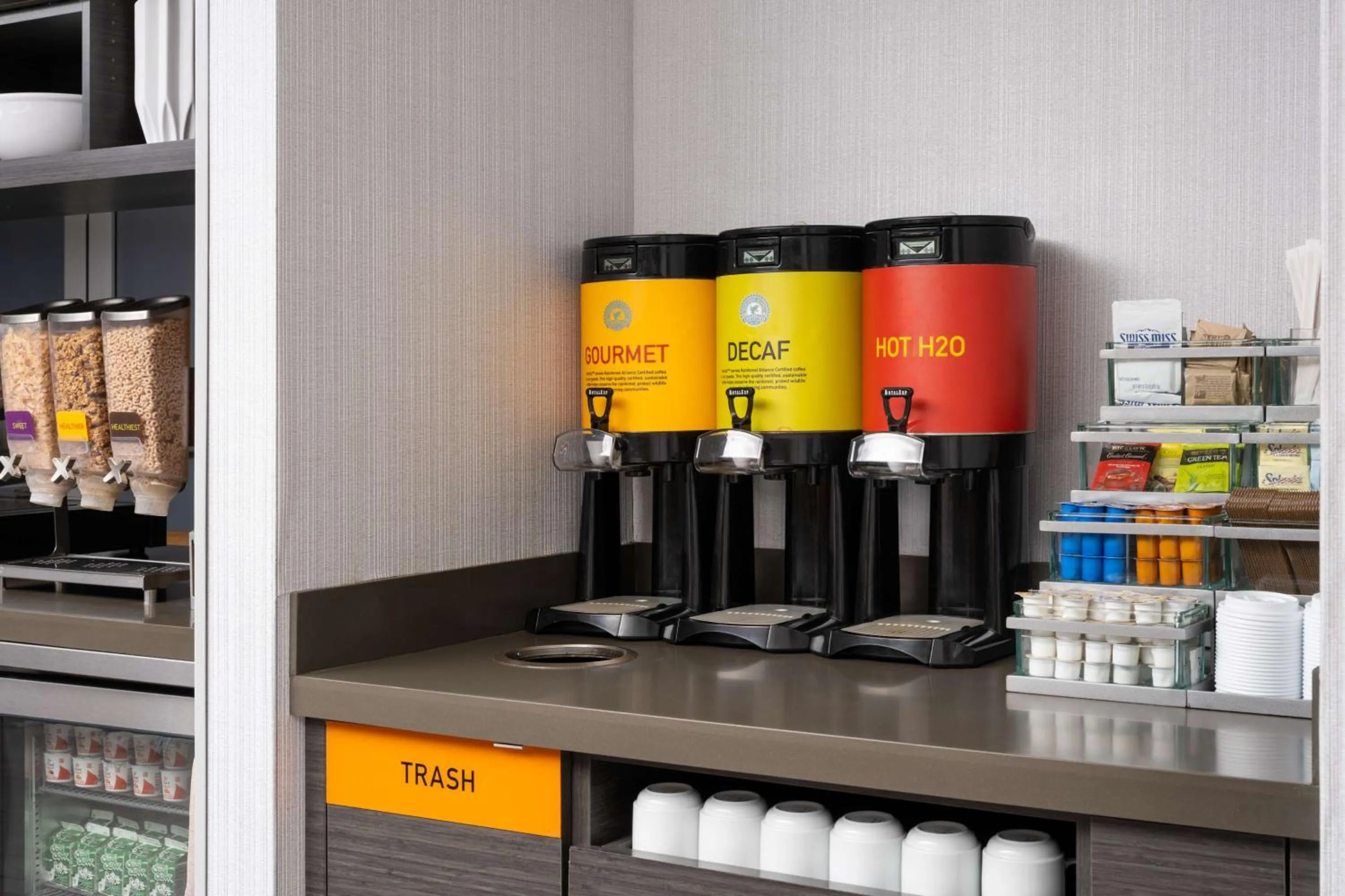 Dining area in Home2 Suites by Hilton Miramar Ft. Lauderdale