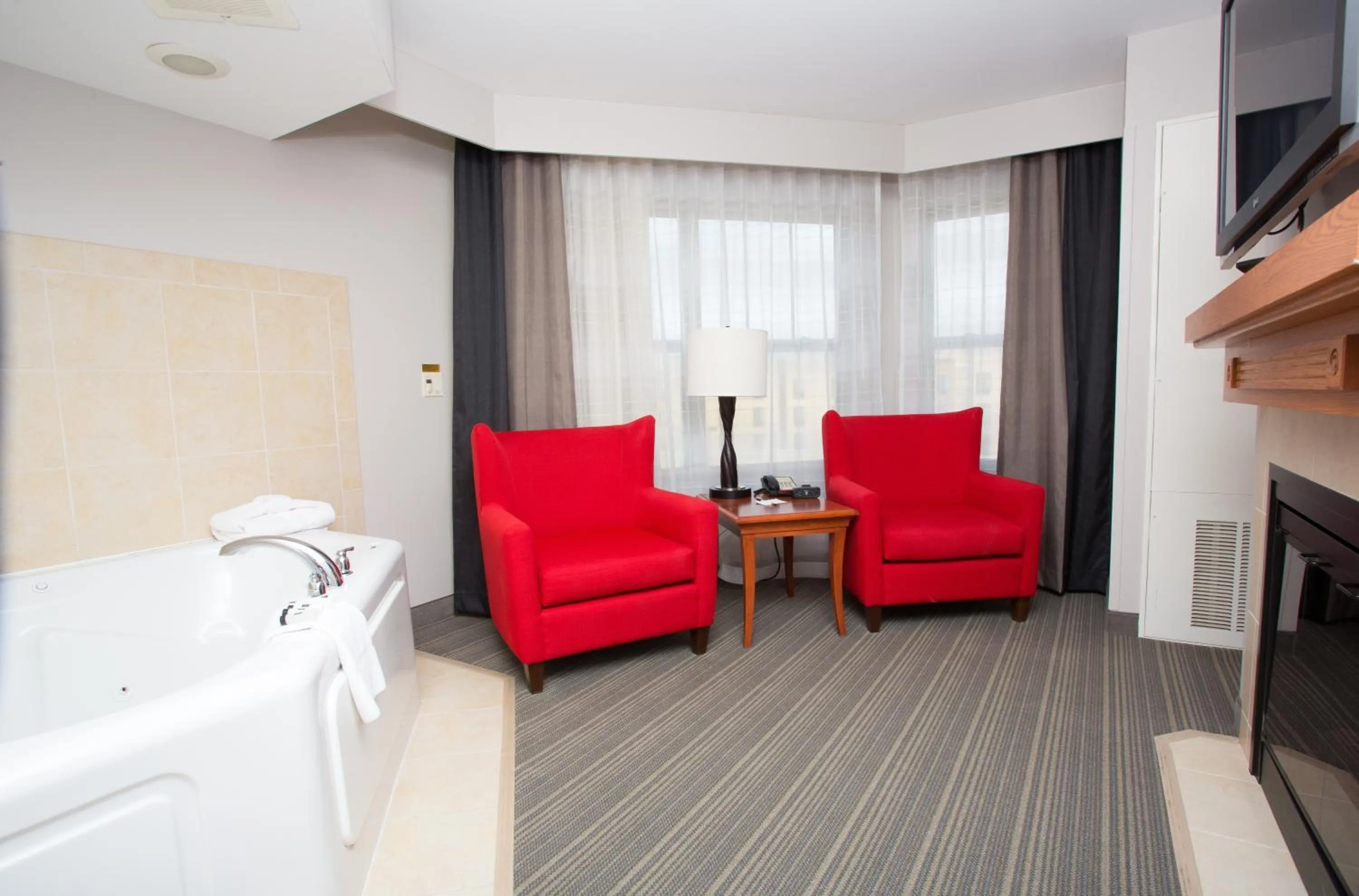 Bed in Country Inn & Suites by Radisson, Grand Forks, ND