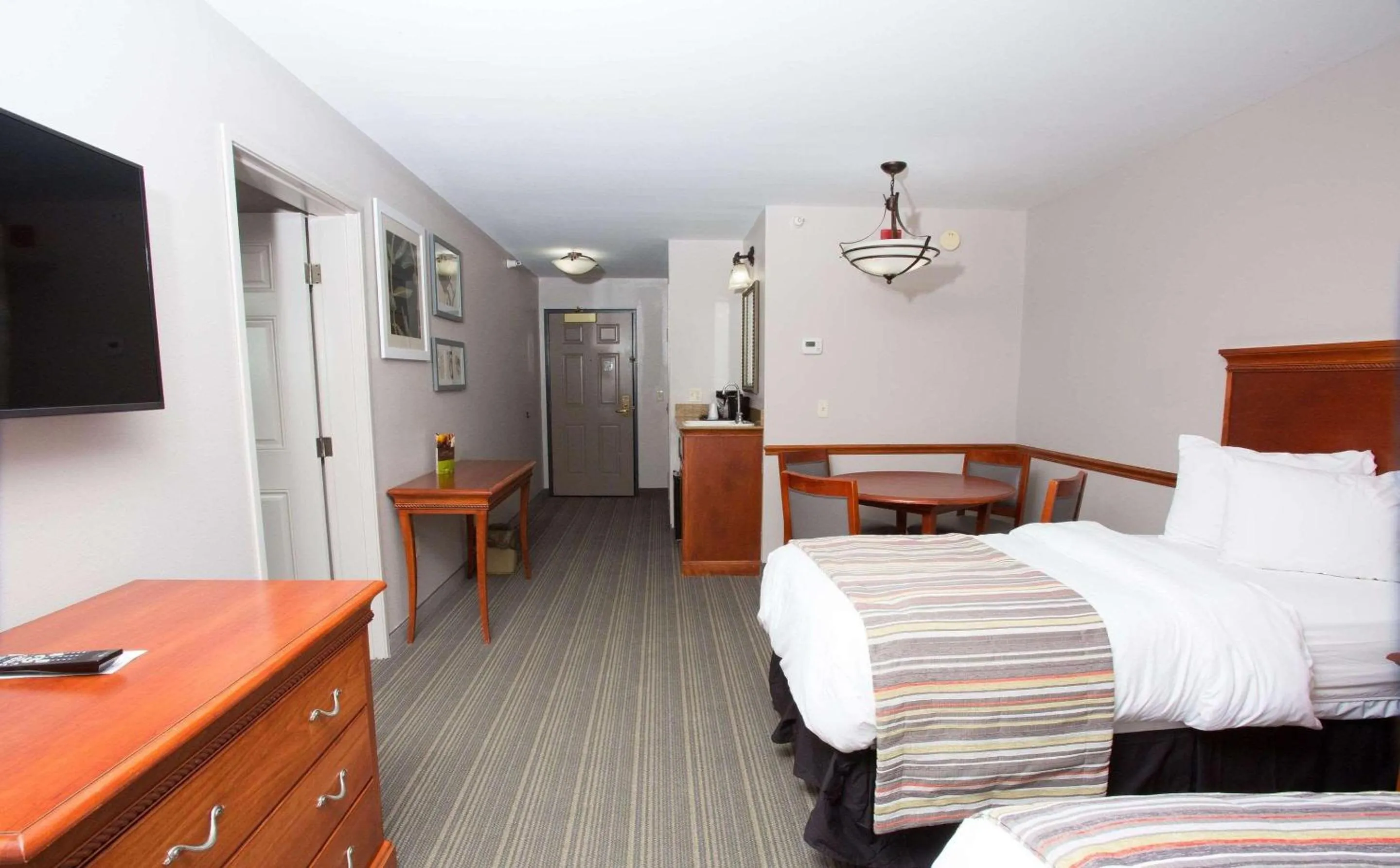 Bedroom, Bed in Country Inn & Suites by Radisson, Grand Forks, ND
