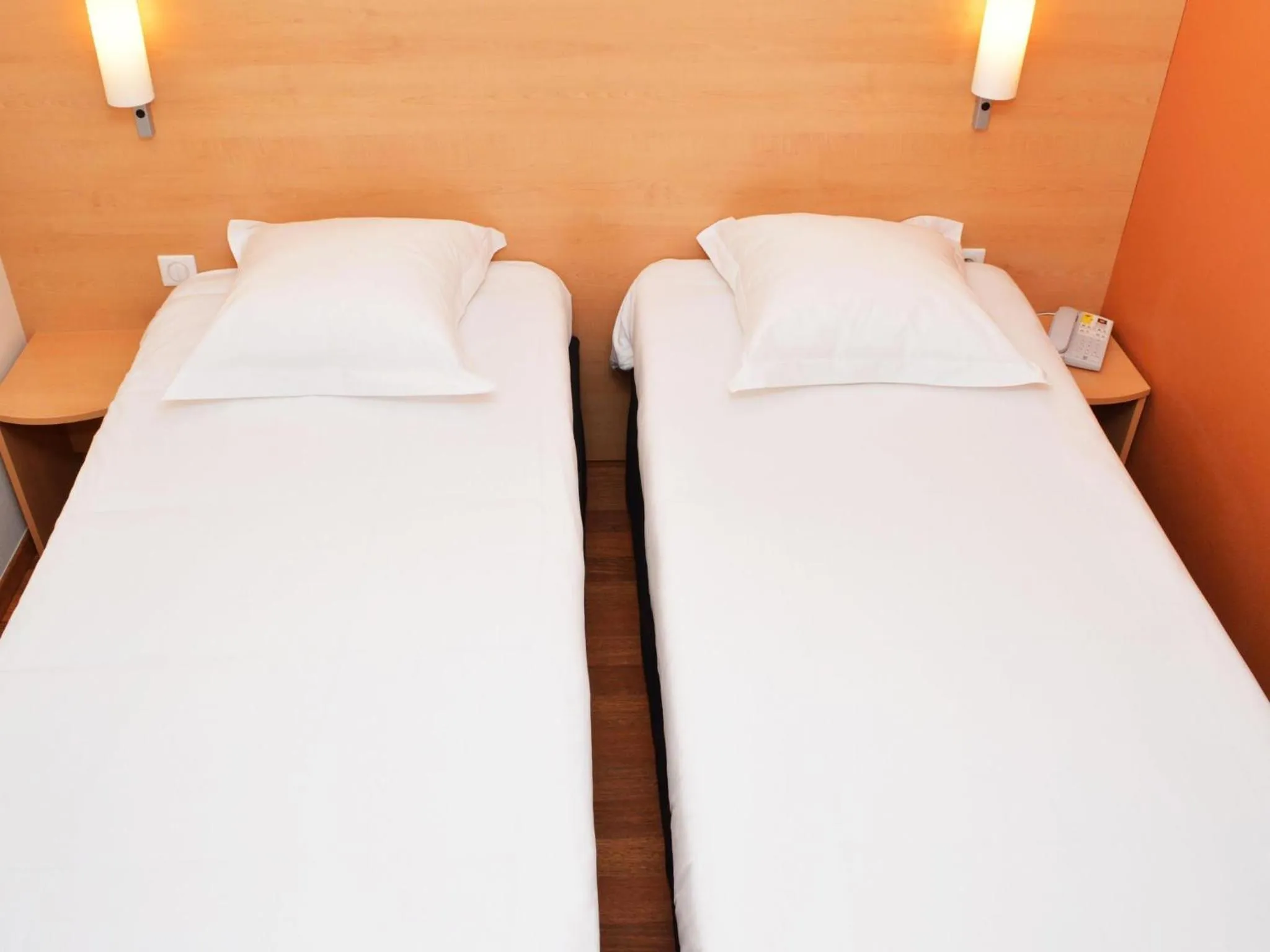 Bedroom, Bed in ibis Bordeaux Saint Emilion