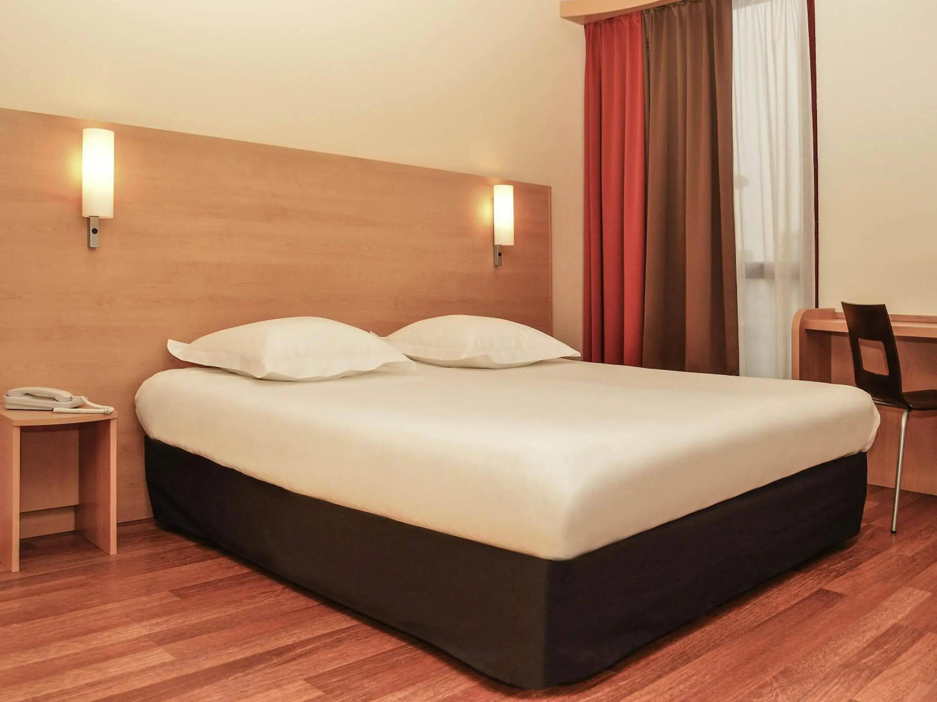 Bedroom, Bed in ibis Bordeaux Saint Emilion Bedroom, Bed in ibis Bordeaux Saint Emilion