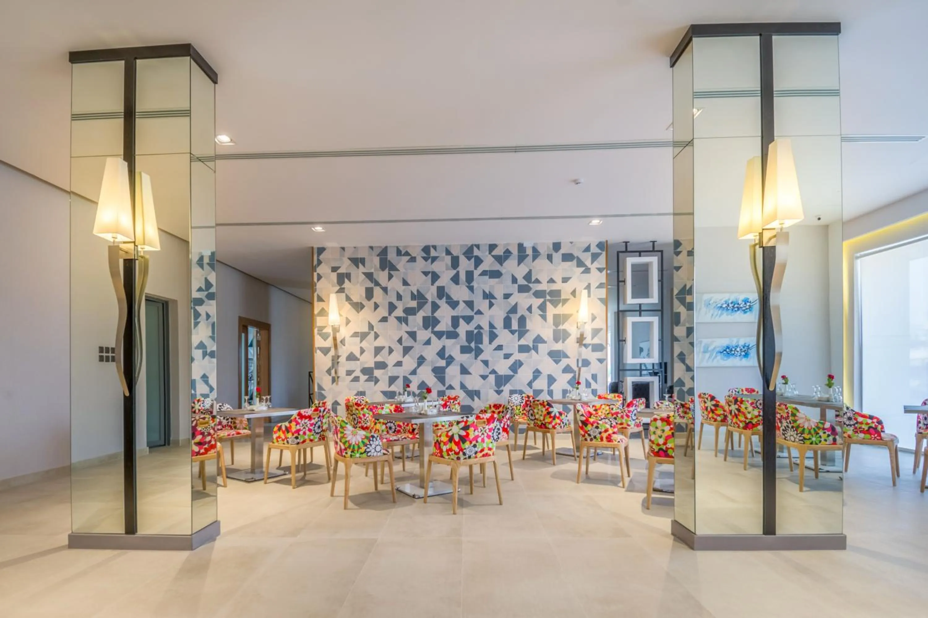 Restaurant/places to eat in Ewaa Express Hotel - Buraydah