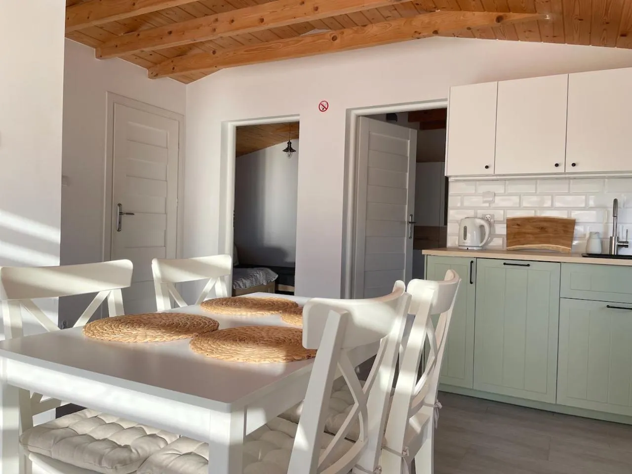 Kitchen or kitchenette in Domki u Grażyny Mikołajki