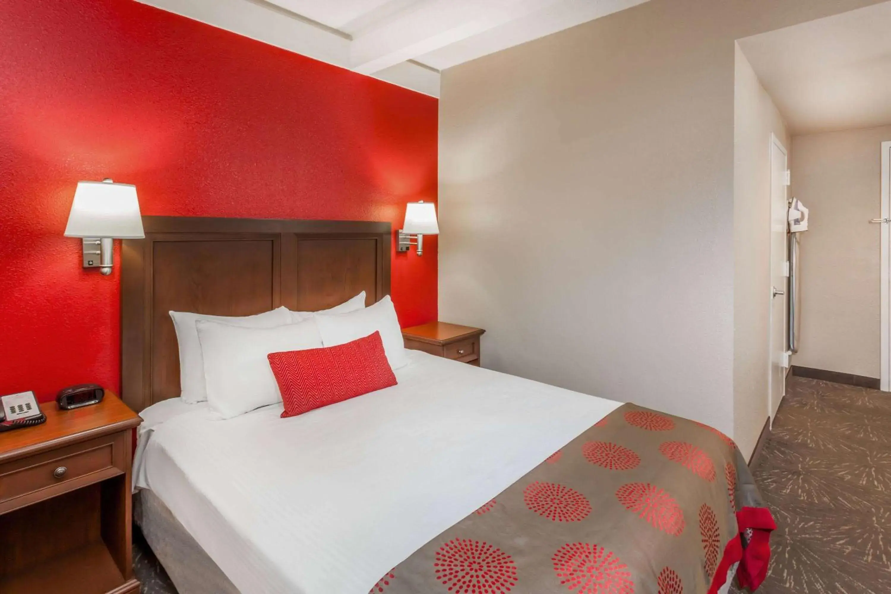 Photo of the whole room, Bed in Ramada by Wyndham Hammond Hotel & Conference Center Photo of the whole room, Bed in Ramada by Wyndham Hammond Hotel & Conference Center