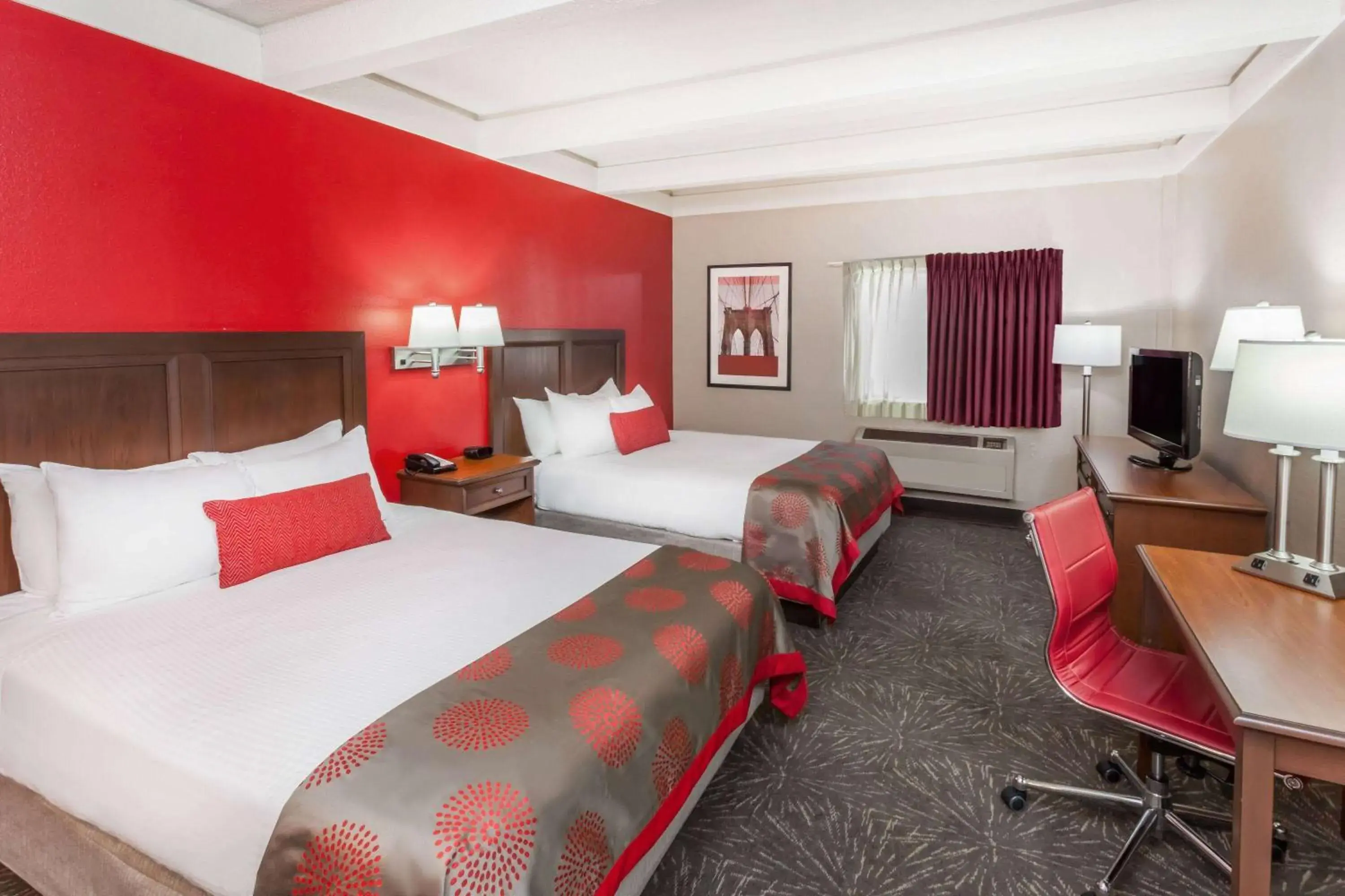 Photo of the whole room, Bed in Ramada by Wyndham Hammond Hotel & Conference Center Photo of the whole room, Bed in Ramada by Wyndham Hammond Hotel & Conference Center