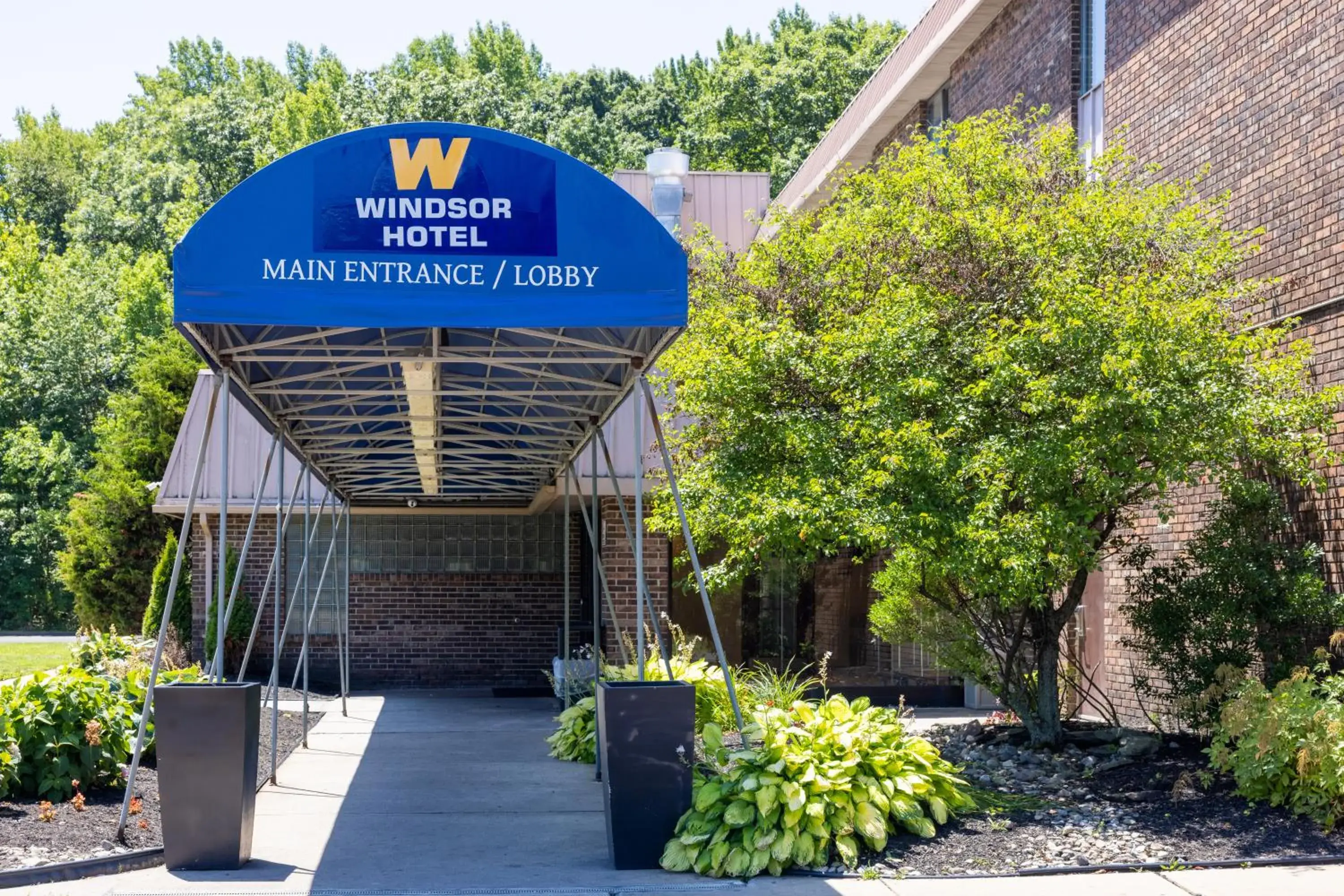 Facade/entrance in Windsor Hotel Facade/entrance in Windsor Hotel