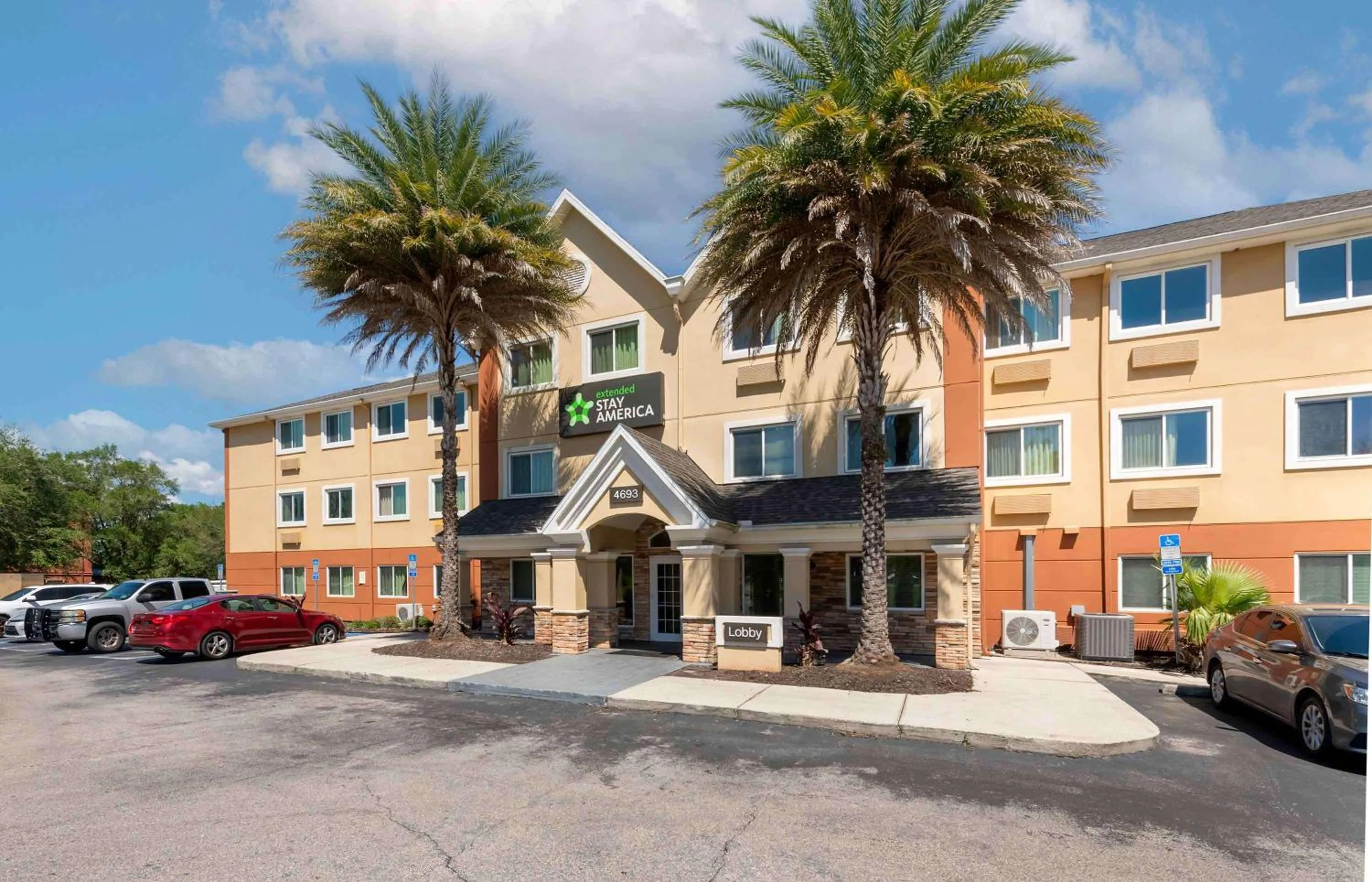 Property building in Extended Stay America Select Suites - Jacksonville Salisbury Rd Southpoint