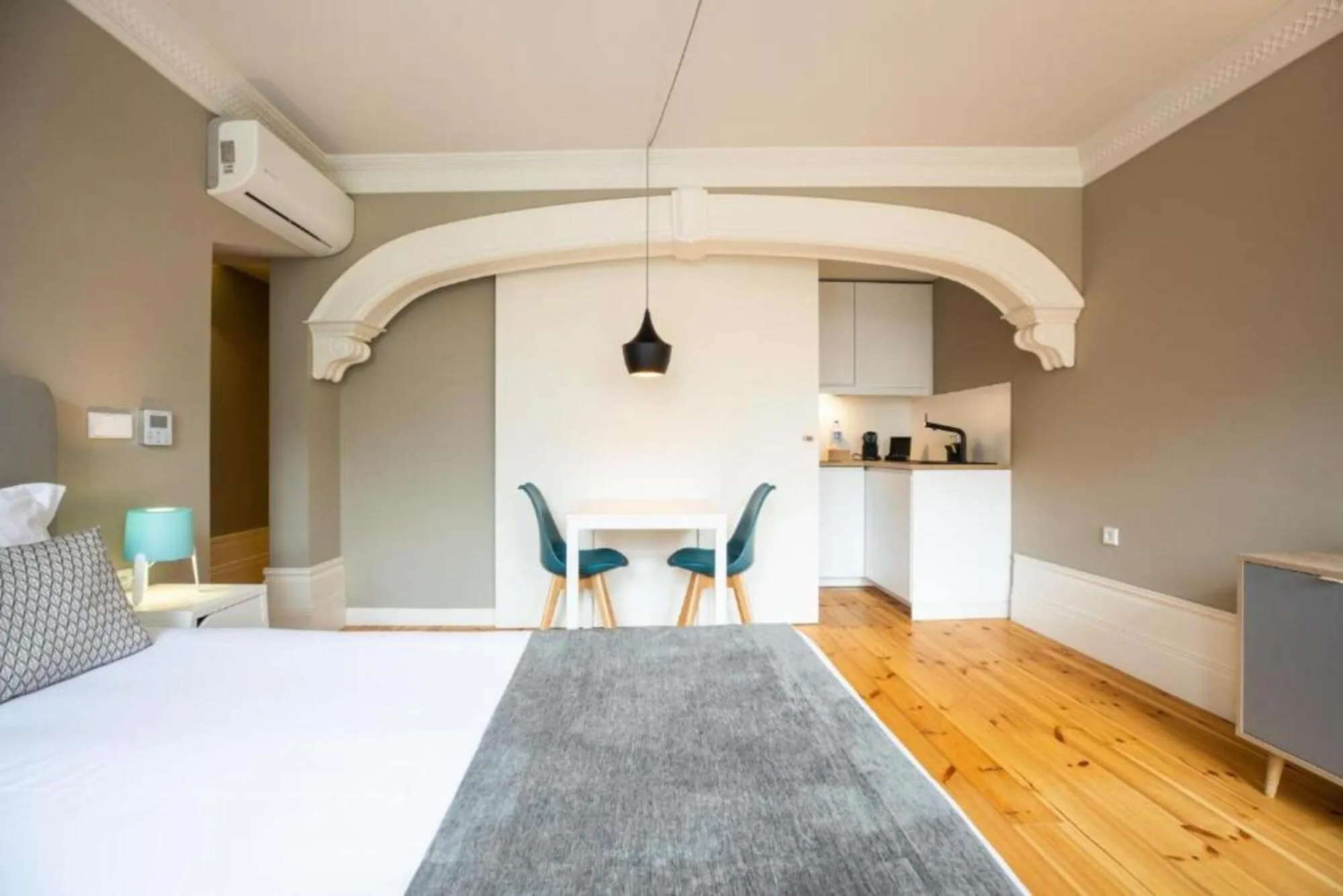 Decorative detail, Bed in MyStay Porto - Urban Collection