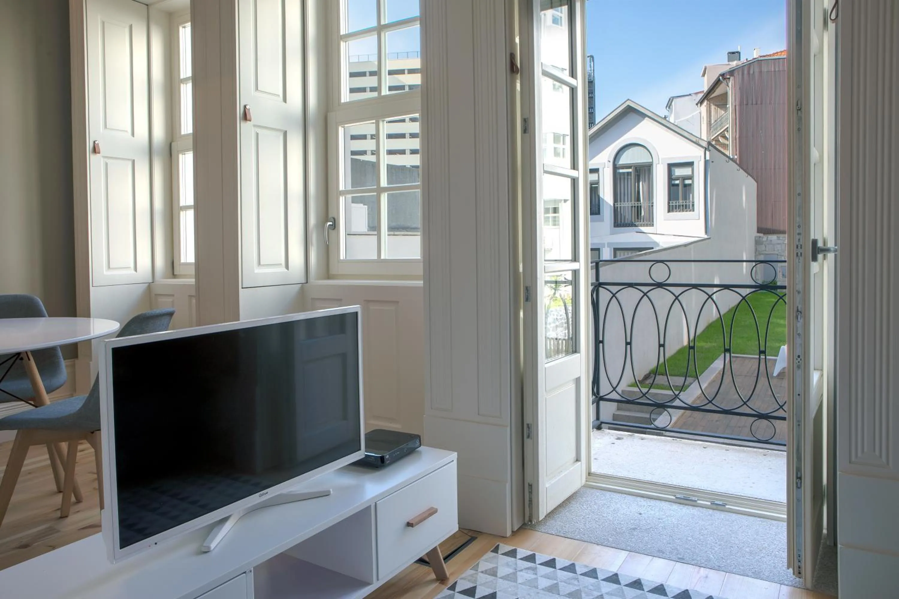 Living room in MyStay Porto - Urban Collection