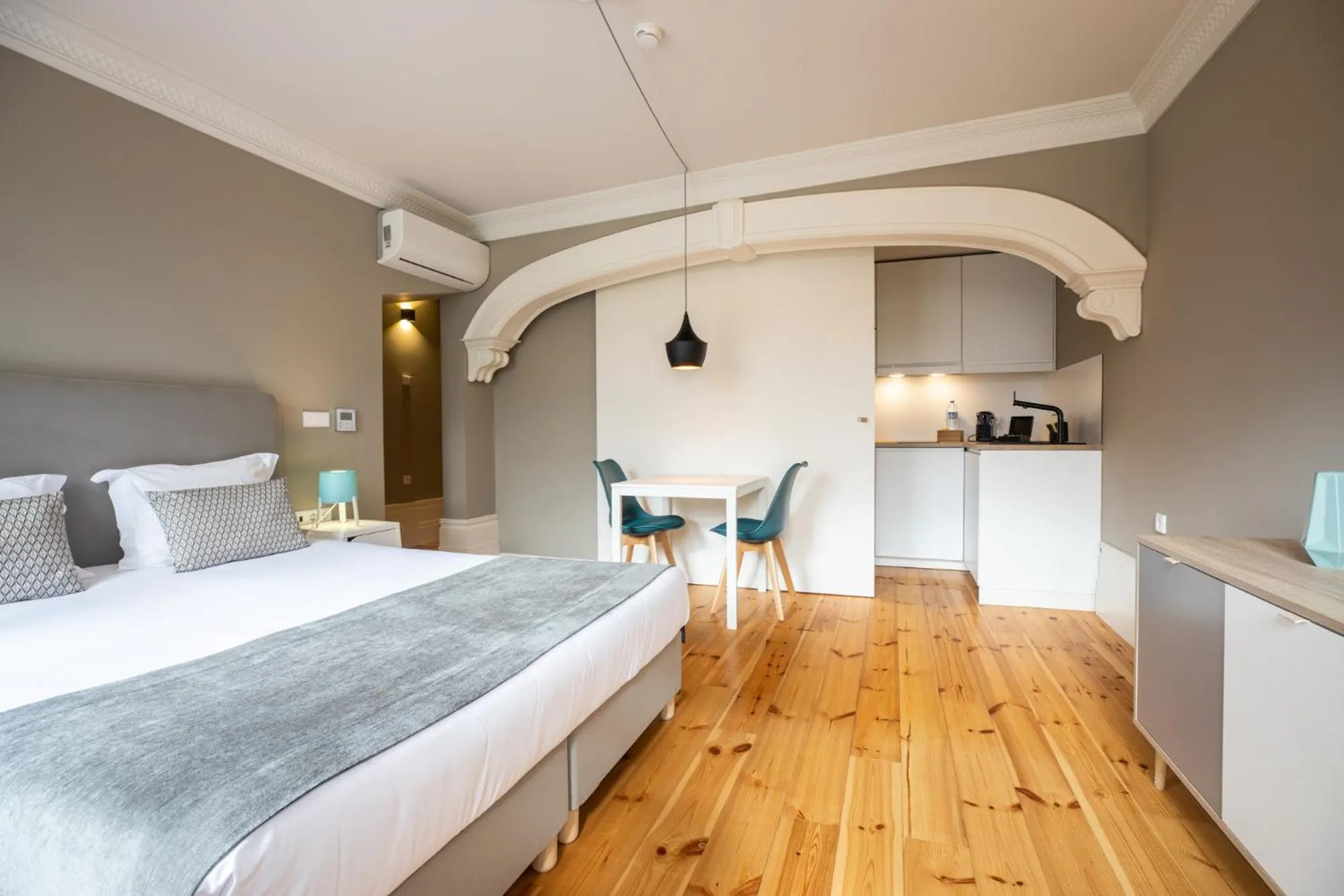 Photo of the whole room, Bed in MyStay Porto - Urban Collection