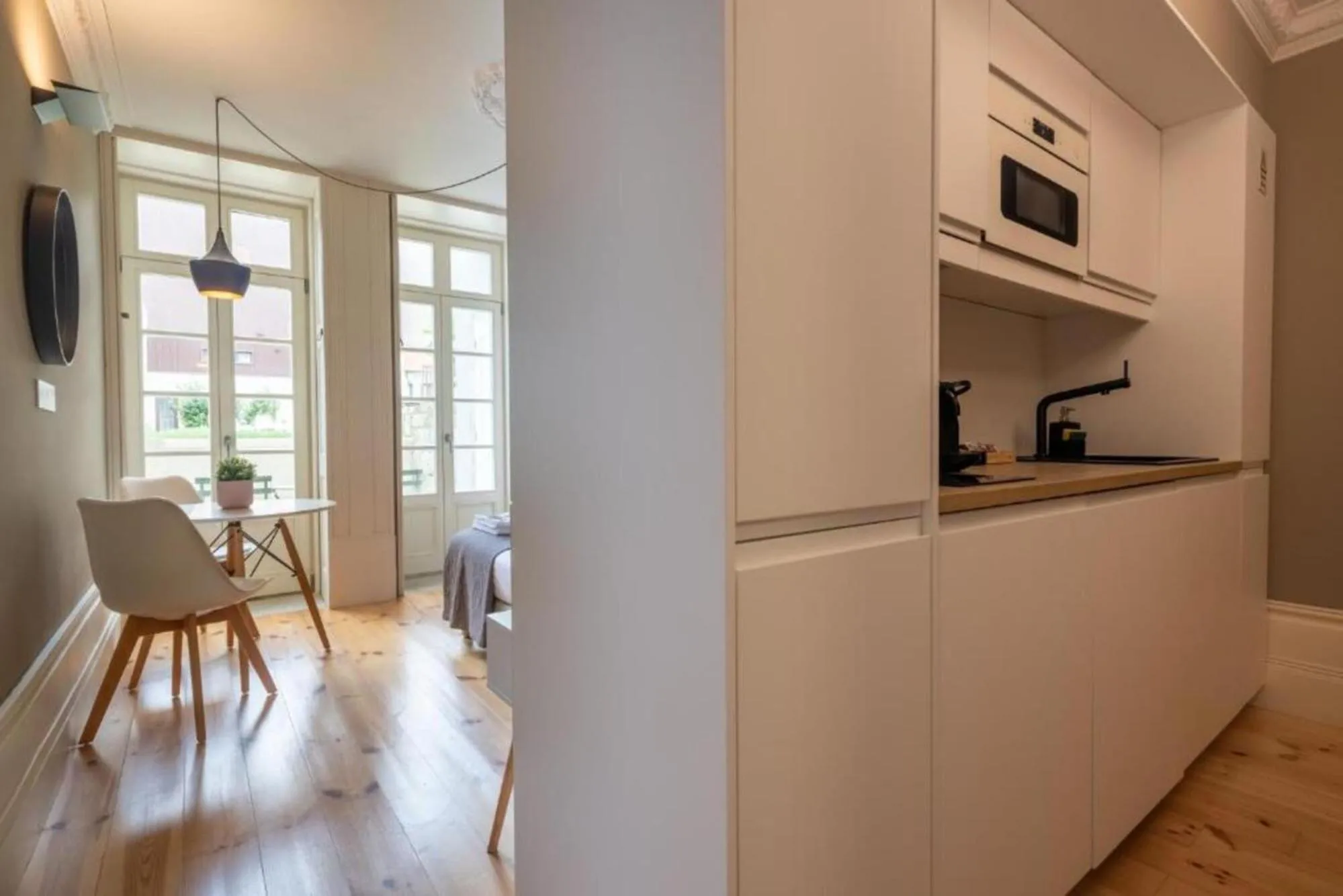 Kitchen or kitchenette in MyStay Porto - Urban Collection