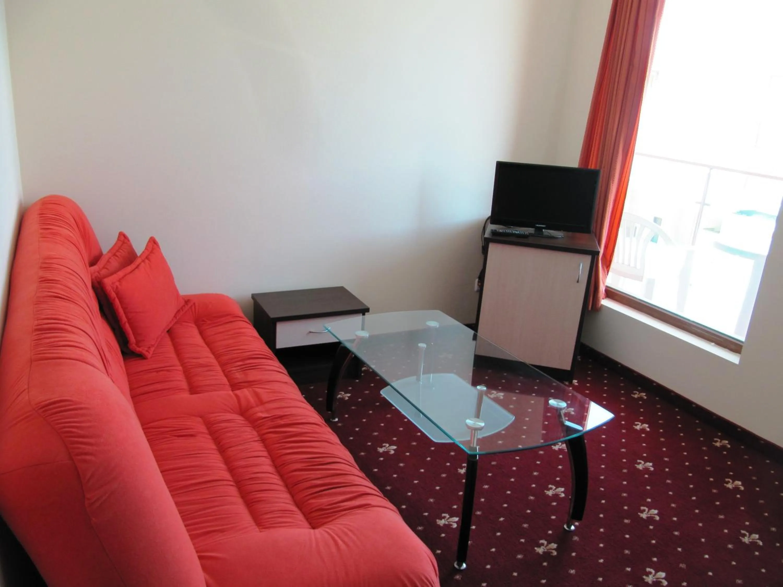 Living room in Maverick Hotel