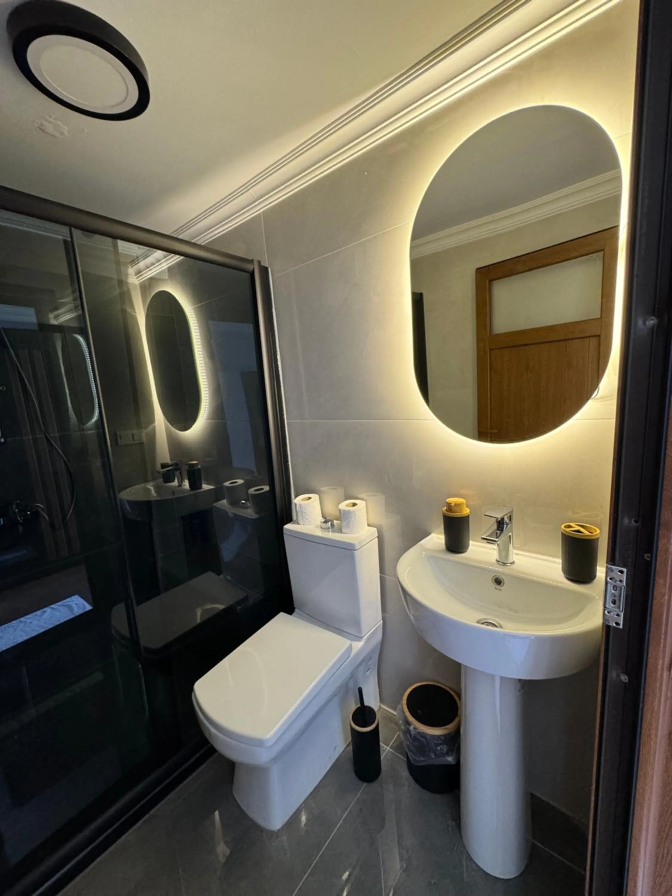 Bathroom in Tavra hotel