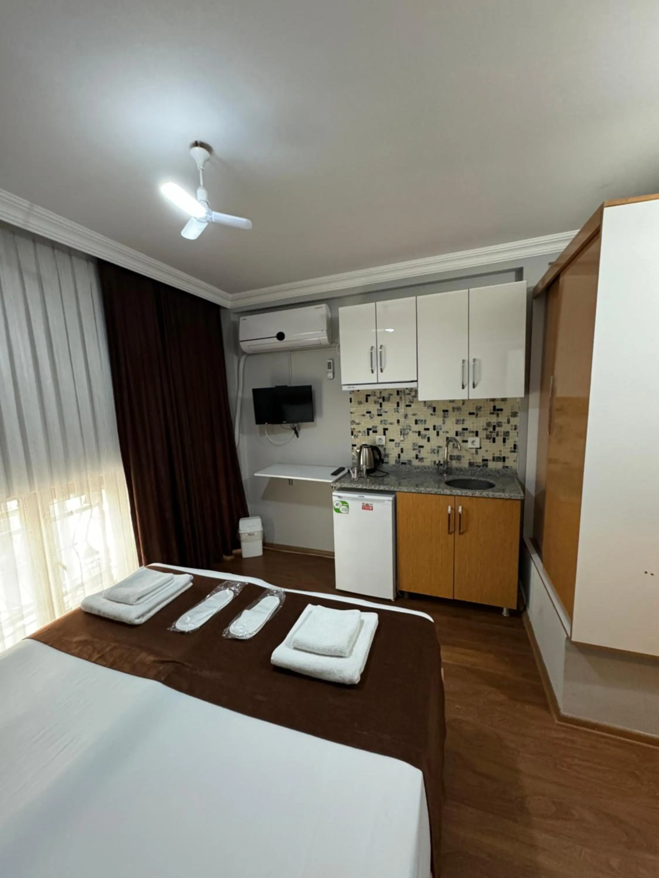 TV and multimedia, Bed in Tavra hotel