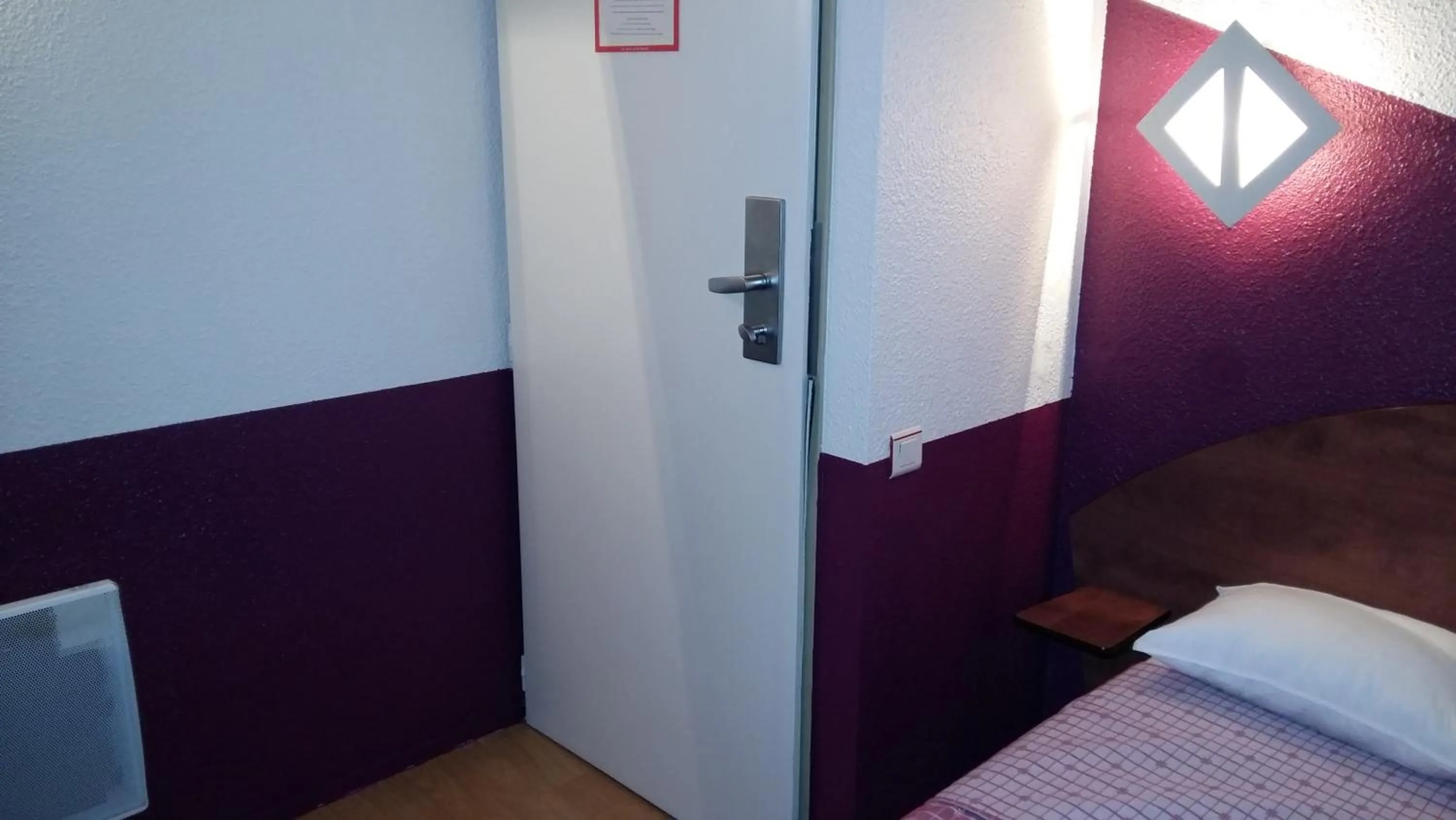 Bed in Bonsaï Hotel d'Orleans