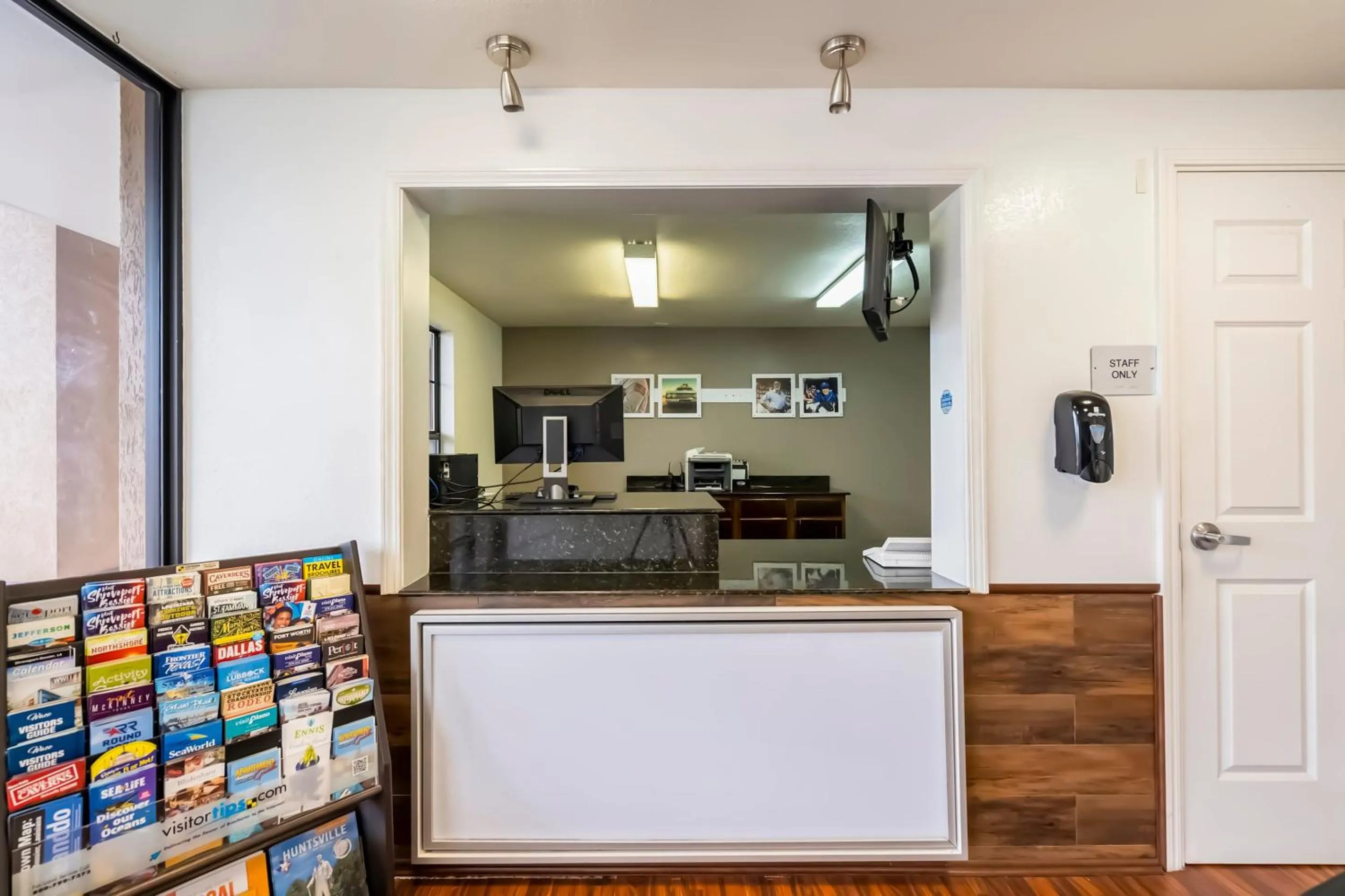 Lobby or reception in OYO Hotel Bossier City LA - Red River