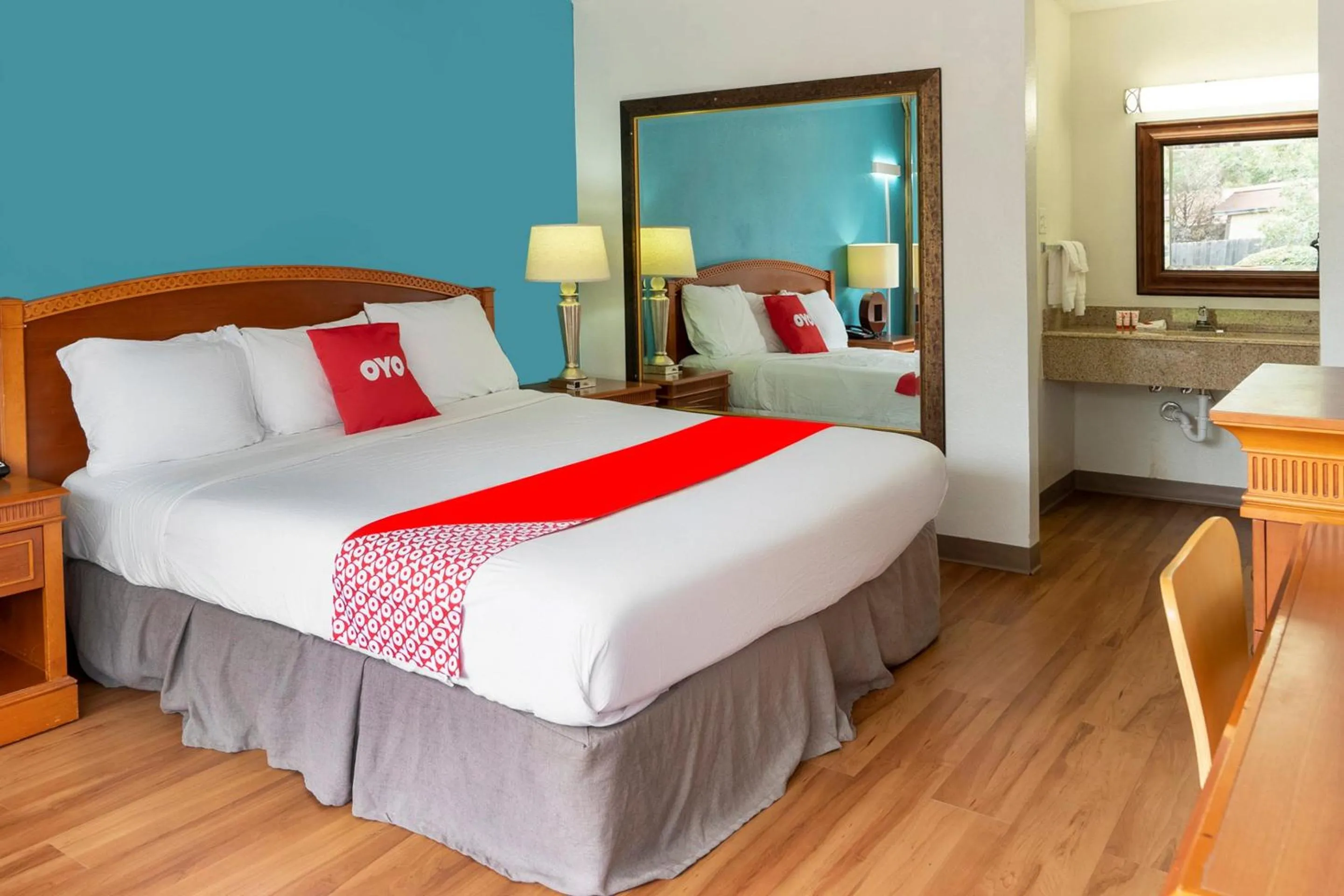 Bedroom, Bed in OYO Hotel Bossier City LA - Red River