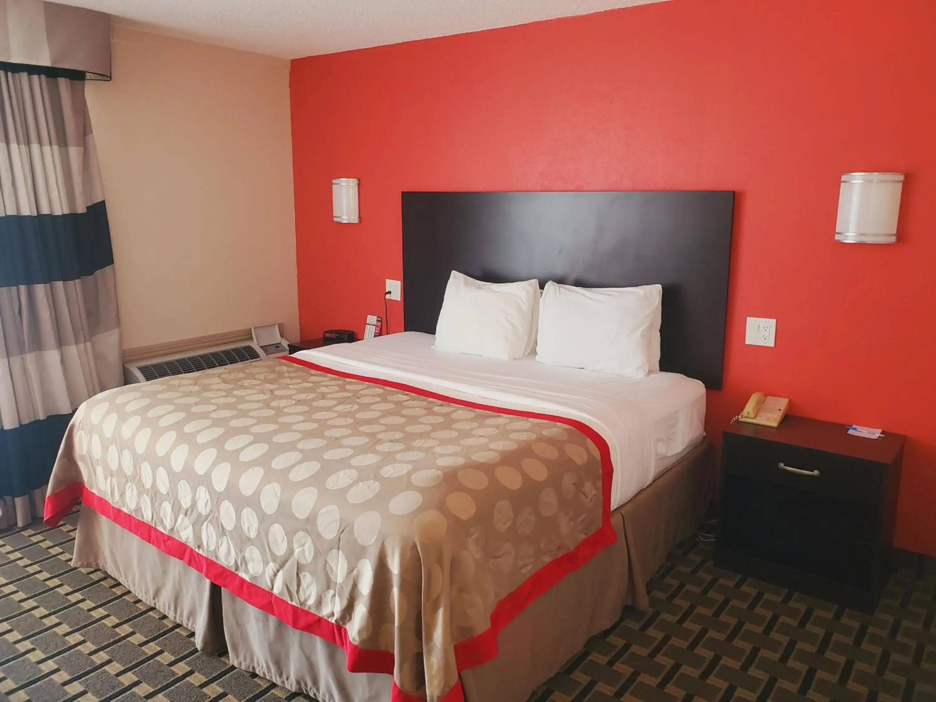 Bed in Ramada by Wyndham Grand Junction Bed in Ramada by Wyndham Grand Junction