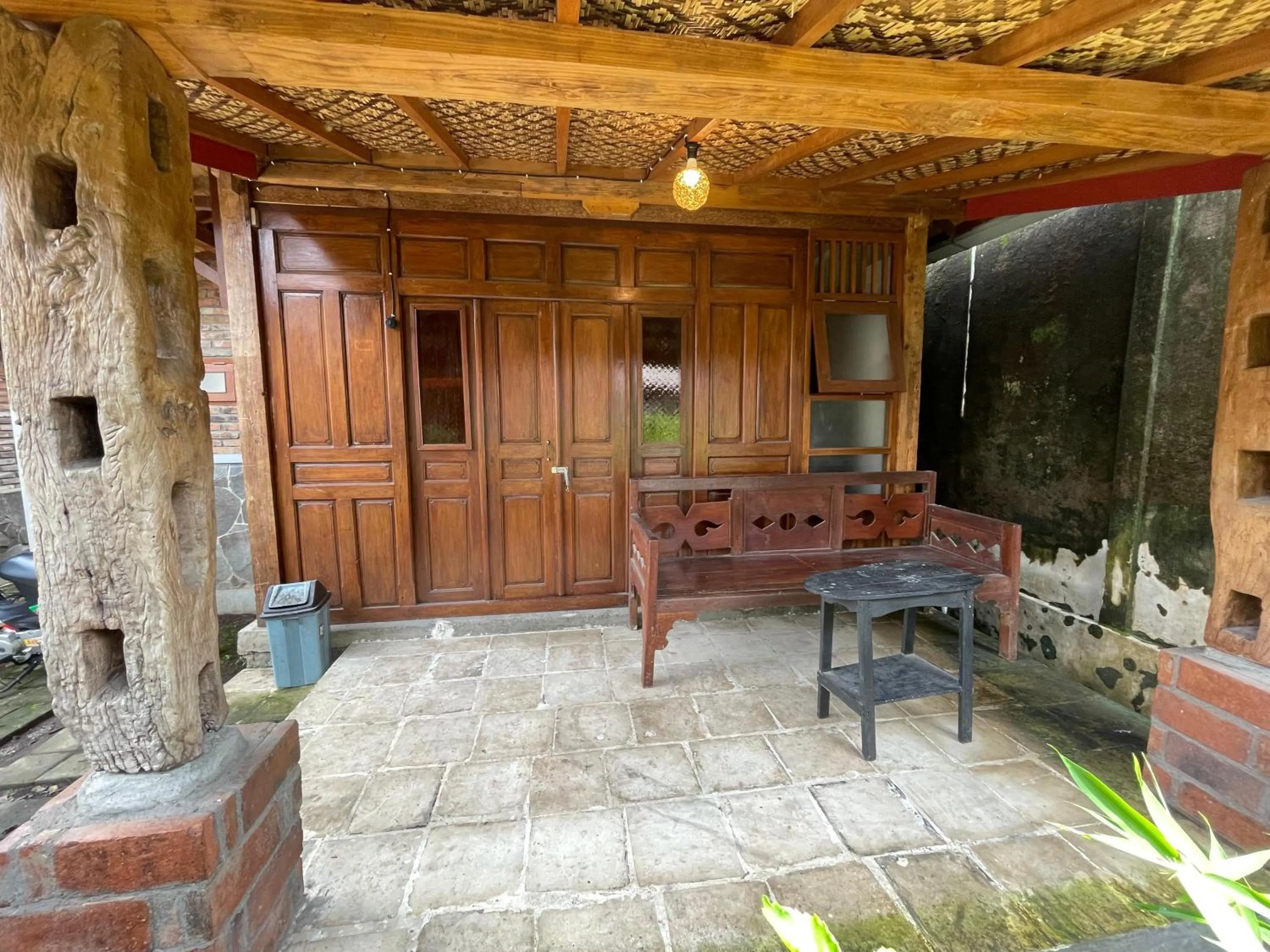 Saka Homestay Boutique & Cafe