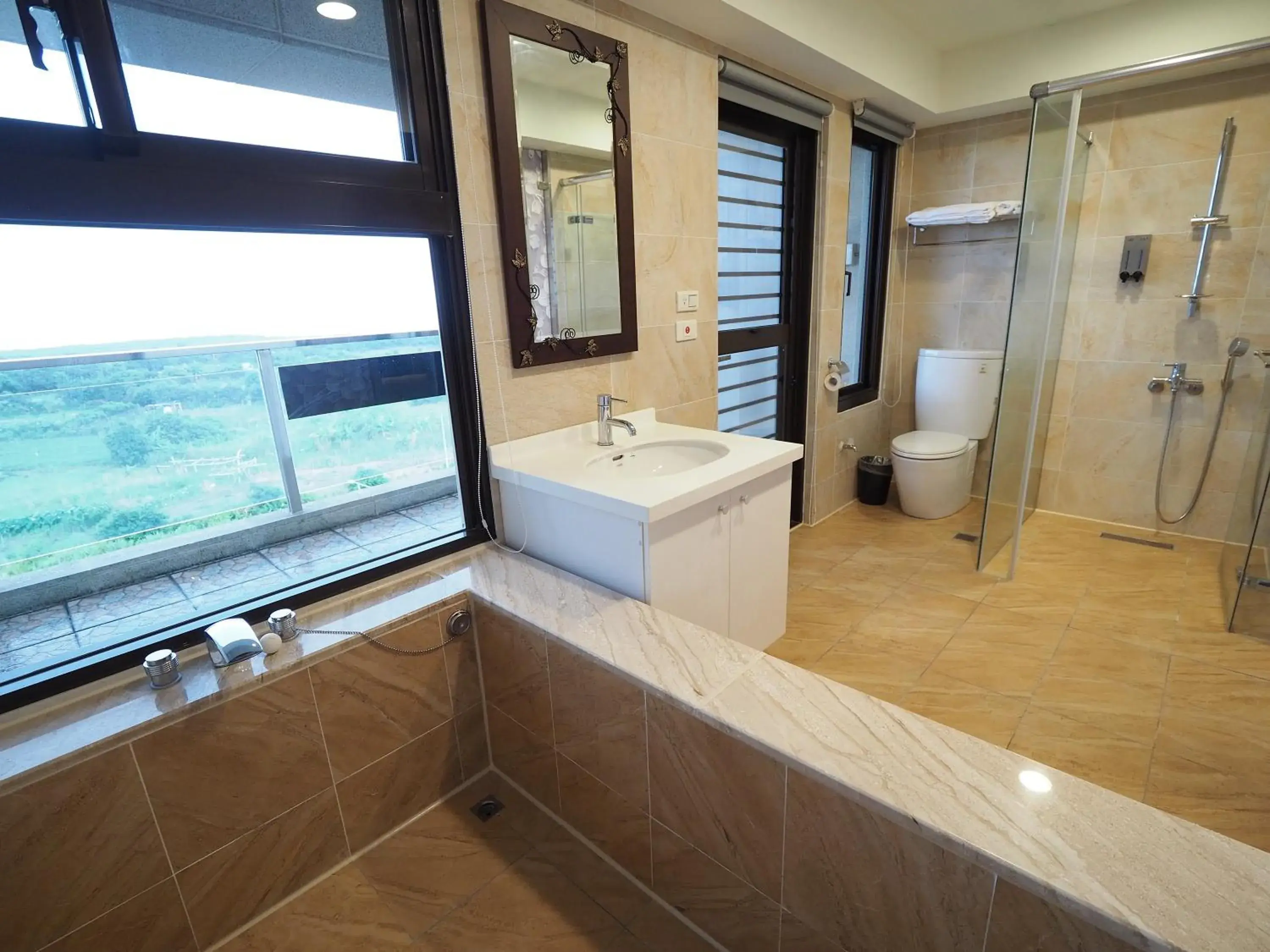 Shower, Bathroom in Kailan Hotel