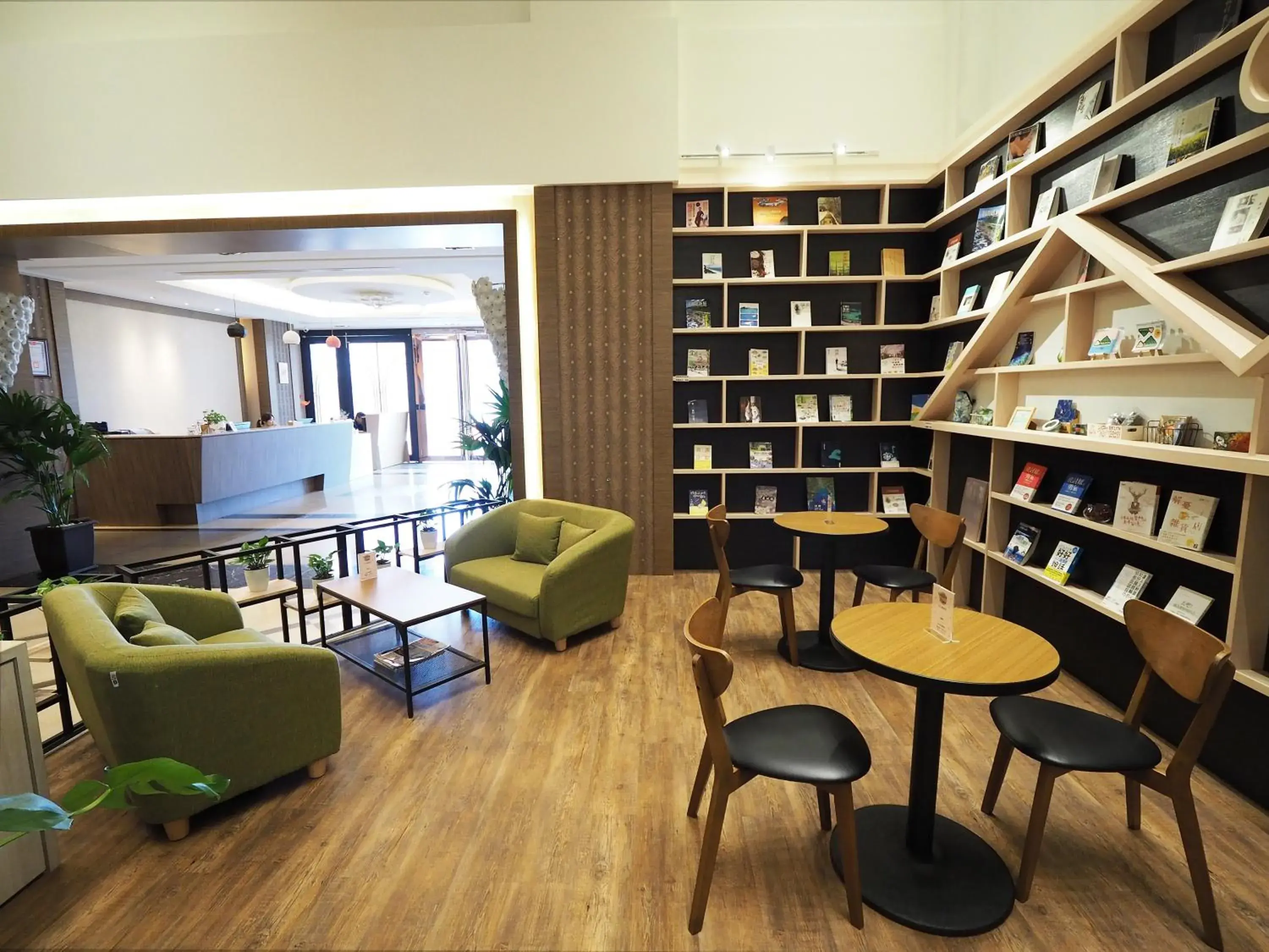 Library, Seating Area in Kailan Hotel