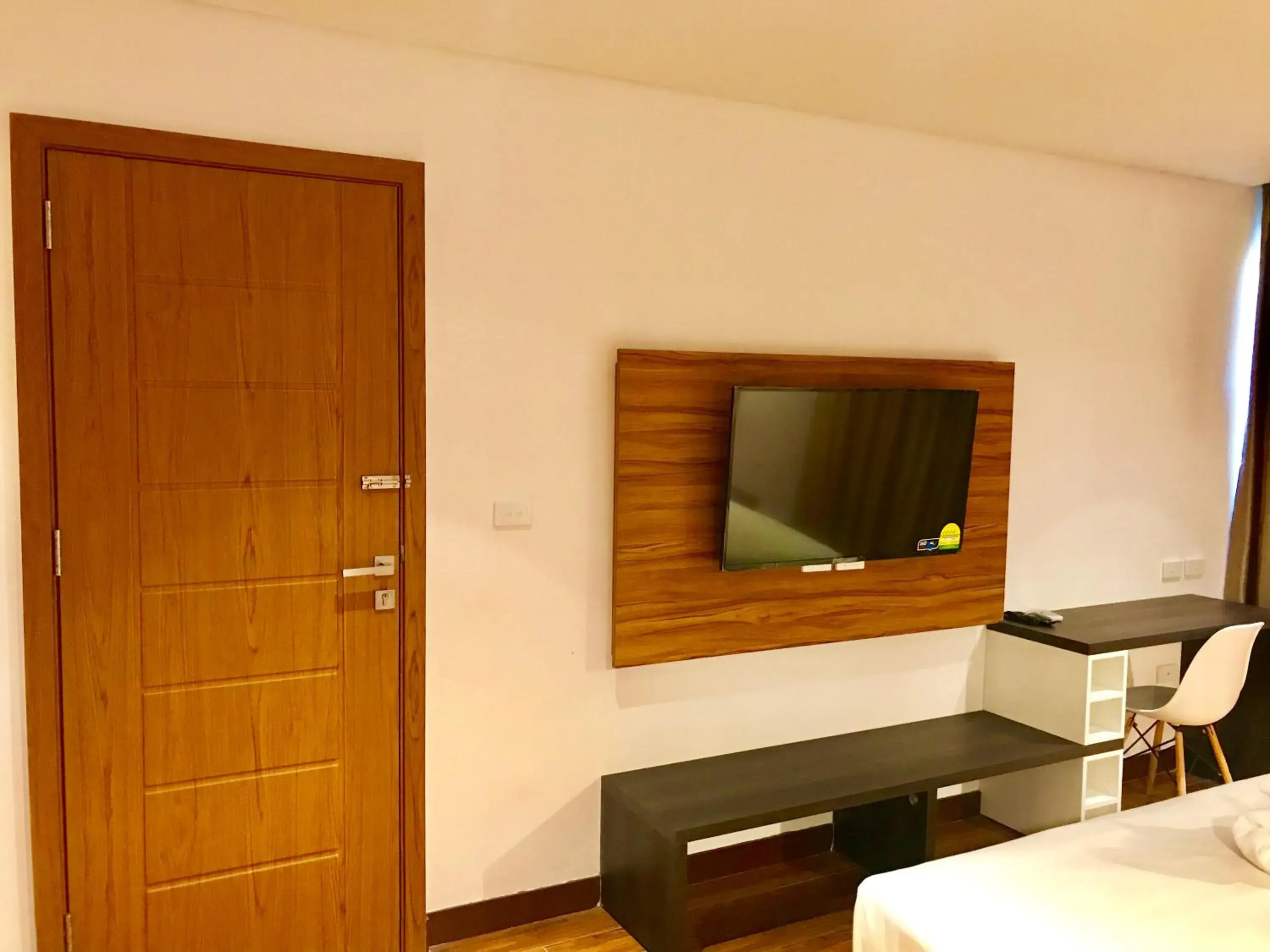 TV and multimedia, Bed in Yadua Bay Resort & Villas TV and multimedia, Bed in Yadua Bay Resort & Villas