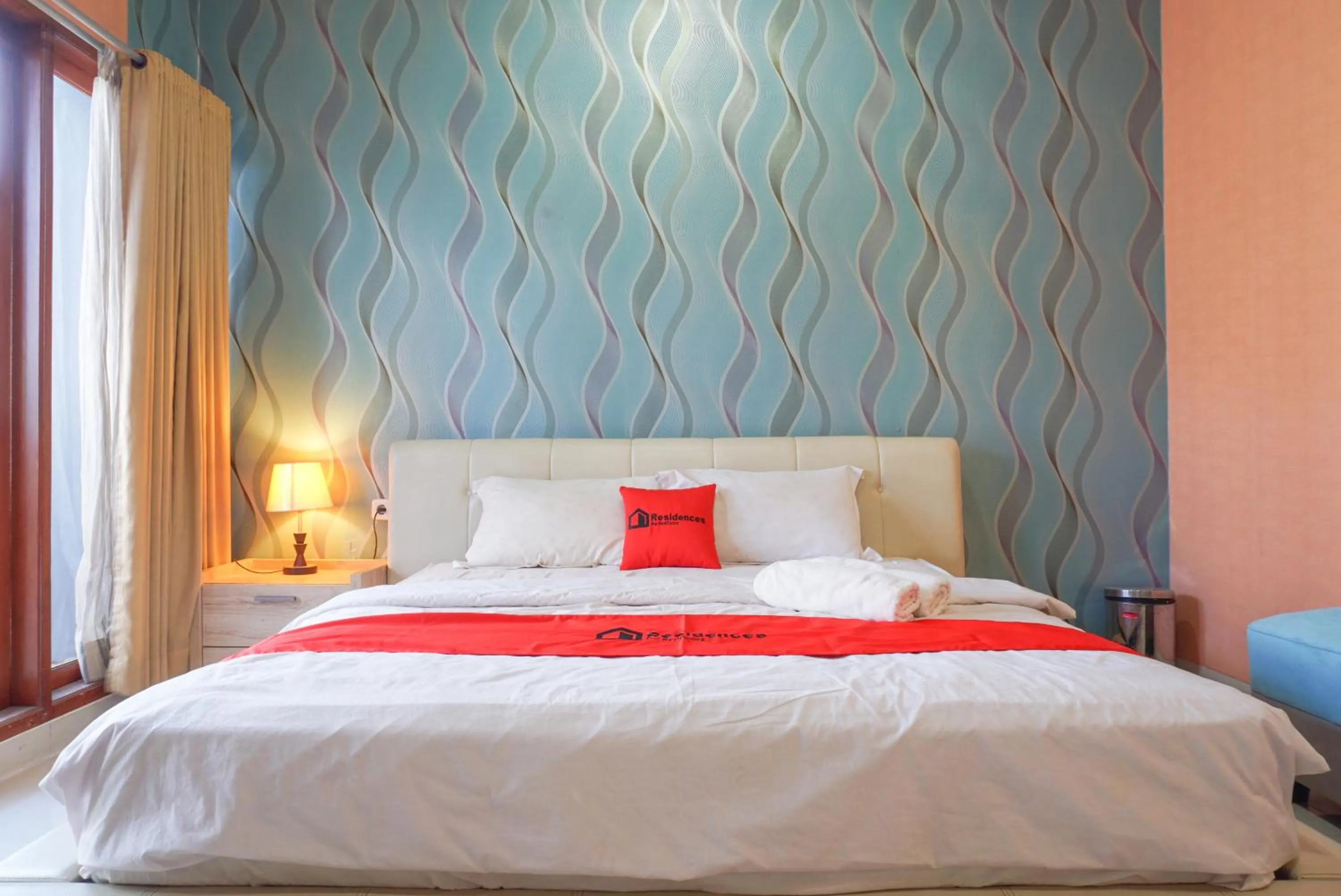 Bed in RedDoorz near Kemang Square