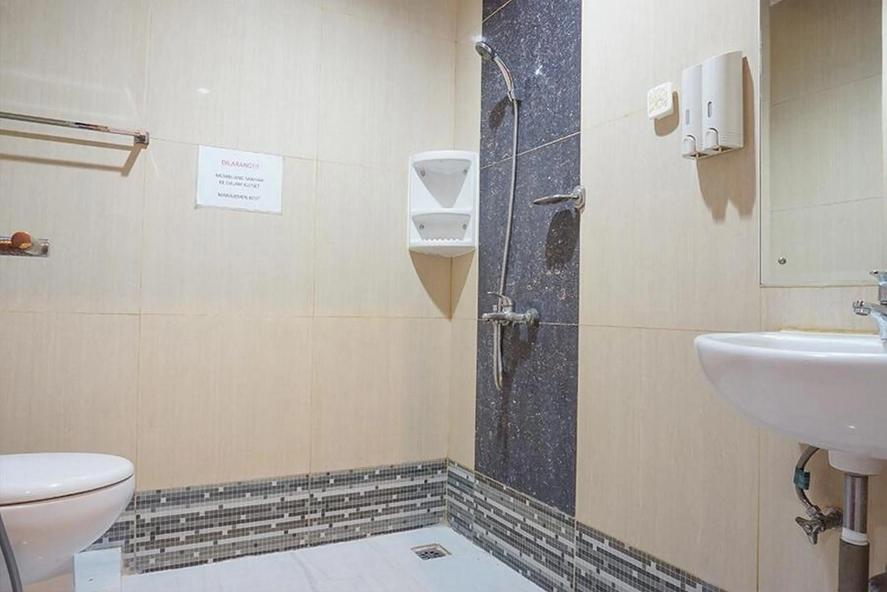 Bathroom in RedDoorz near Kemang Square