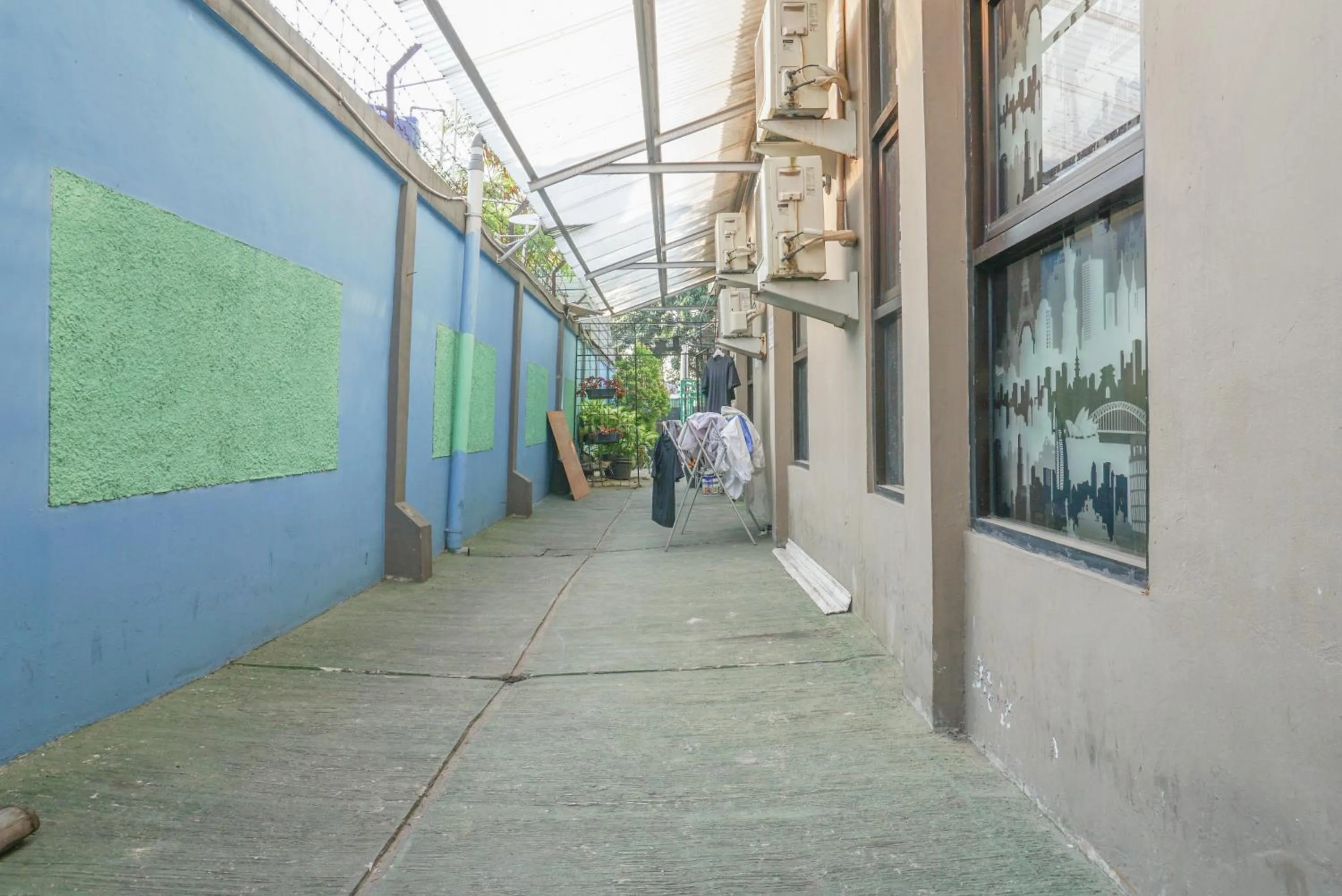 Property logo or sign in RedDoorz near Kemang Square