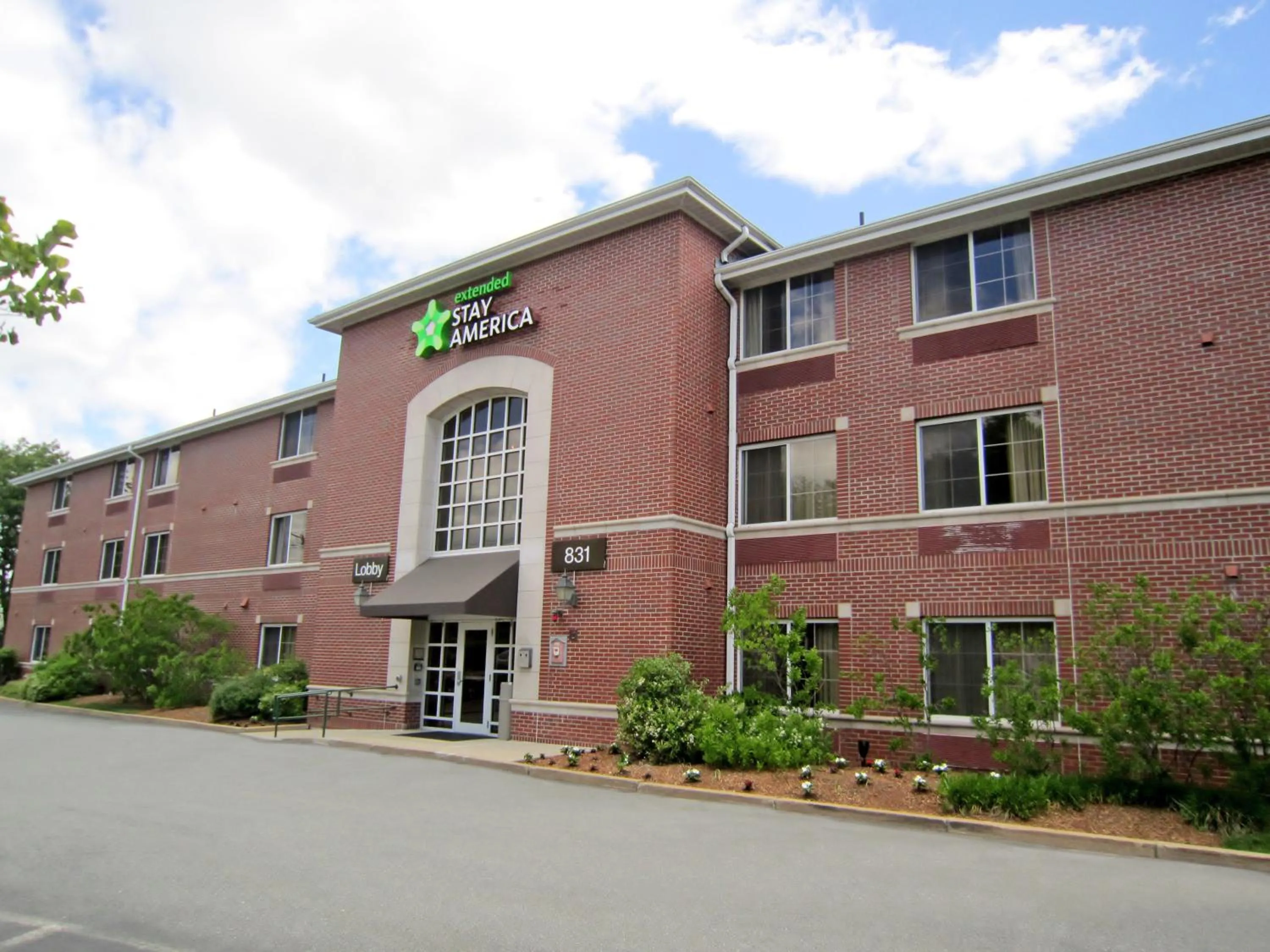 Facade/entrance in Extended Stay America Suites - Boston - Woburn