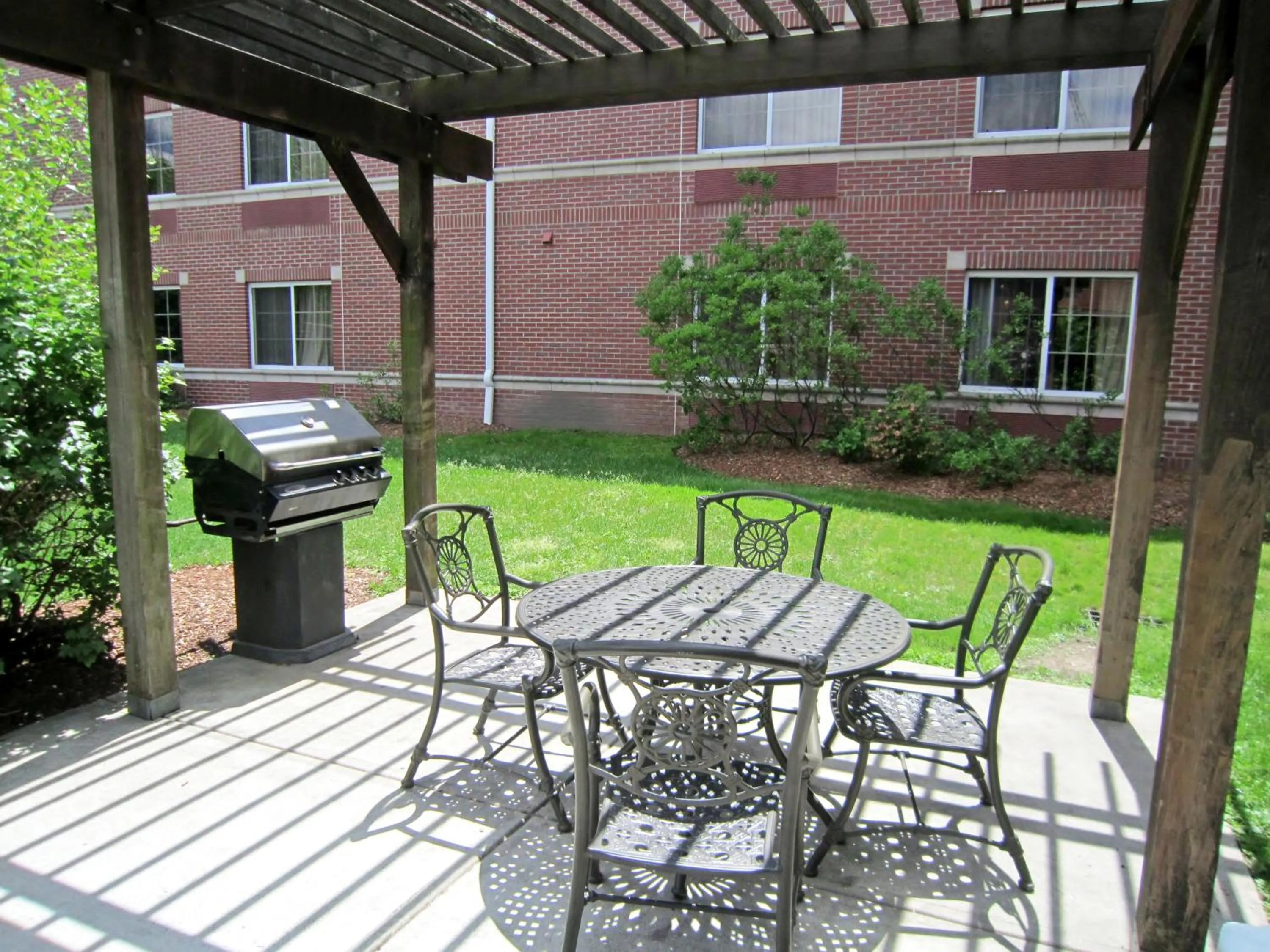 Patio in Extended Stay America Suites - Boston - Woburn