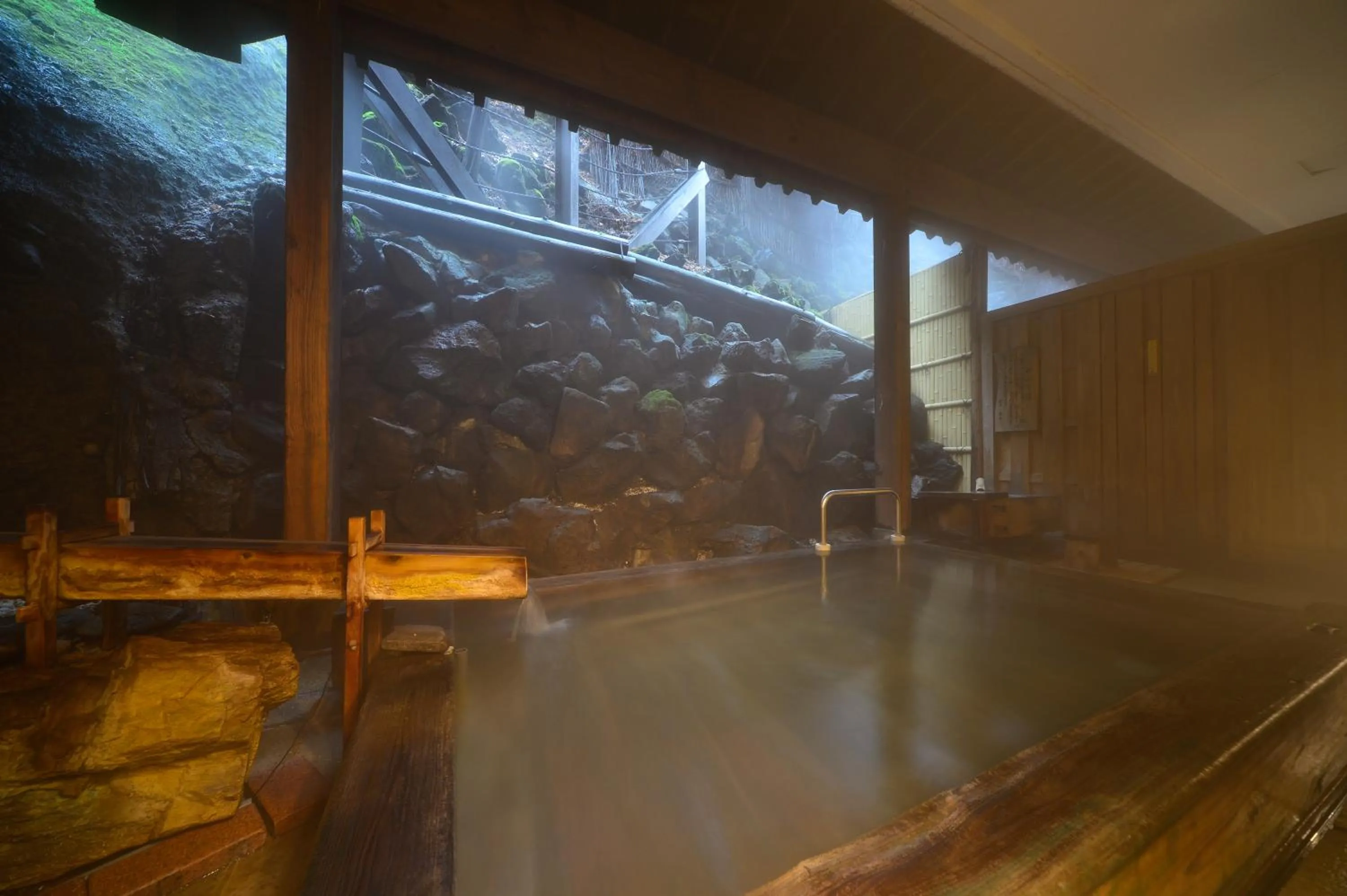 Hot Spring Bath in Osakaya Ryokan