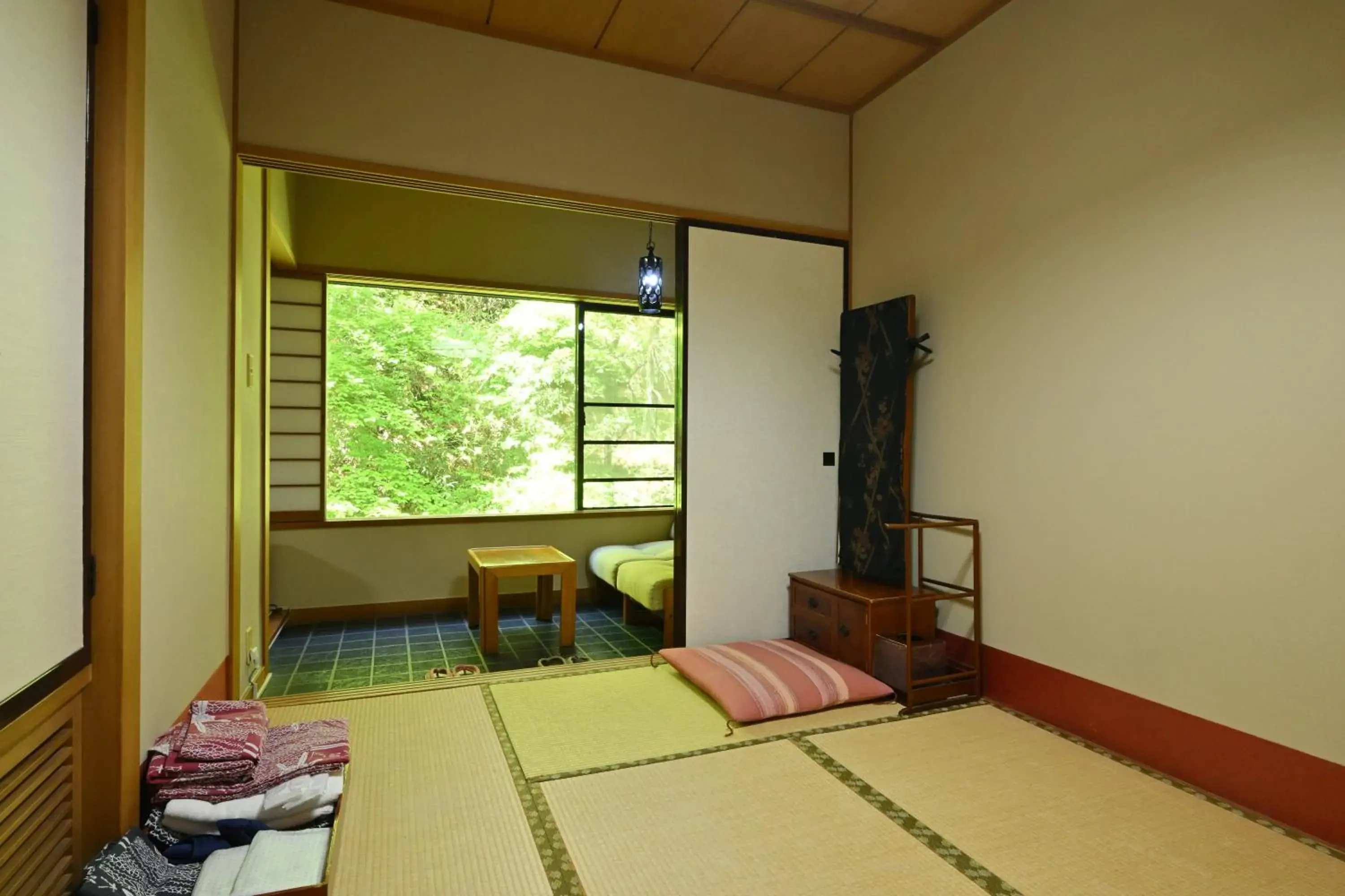 Photo of the whole room, Bed in Osakaya Ryokan Photo of the whole room, Bed in Osakaya Ryokan