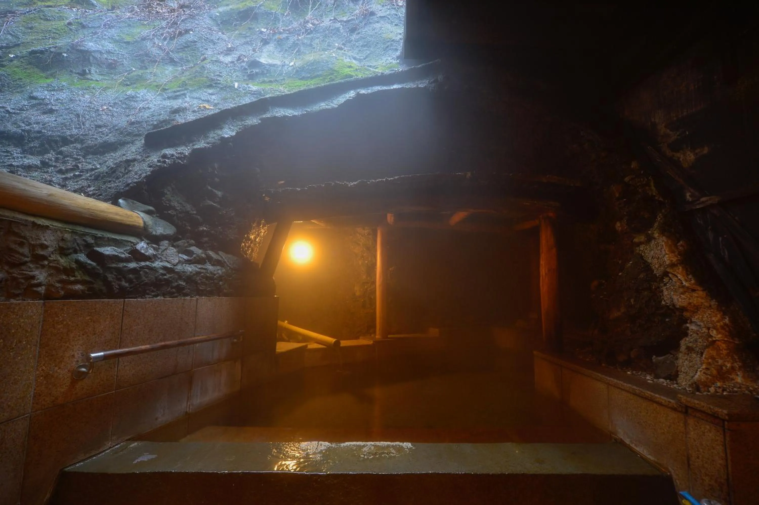 Hot Spring Bath in Osakaya Ryokan
