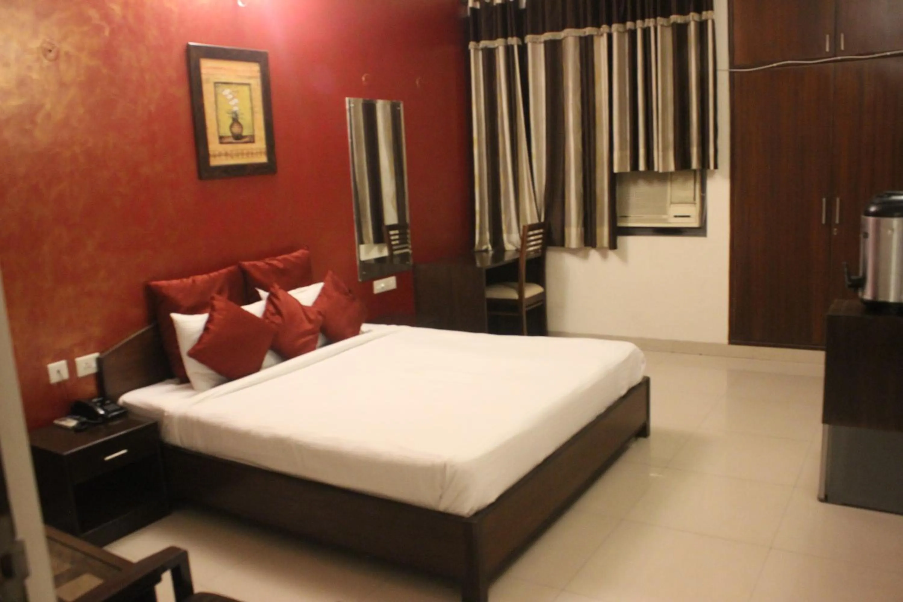 Bedroom, Bed in Hotel Safari