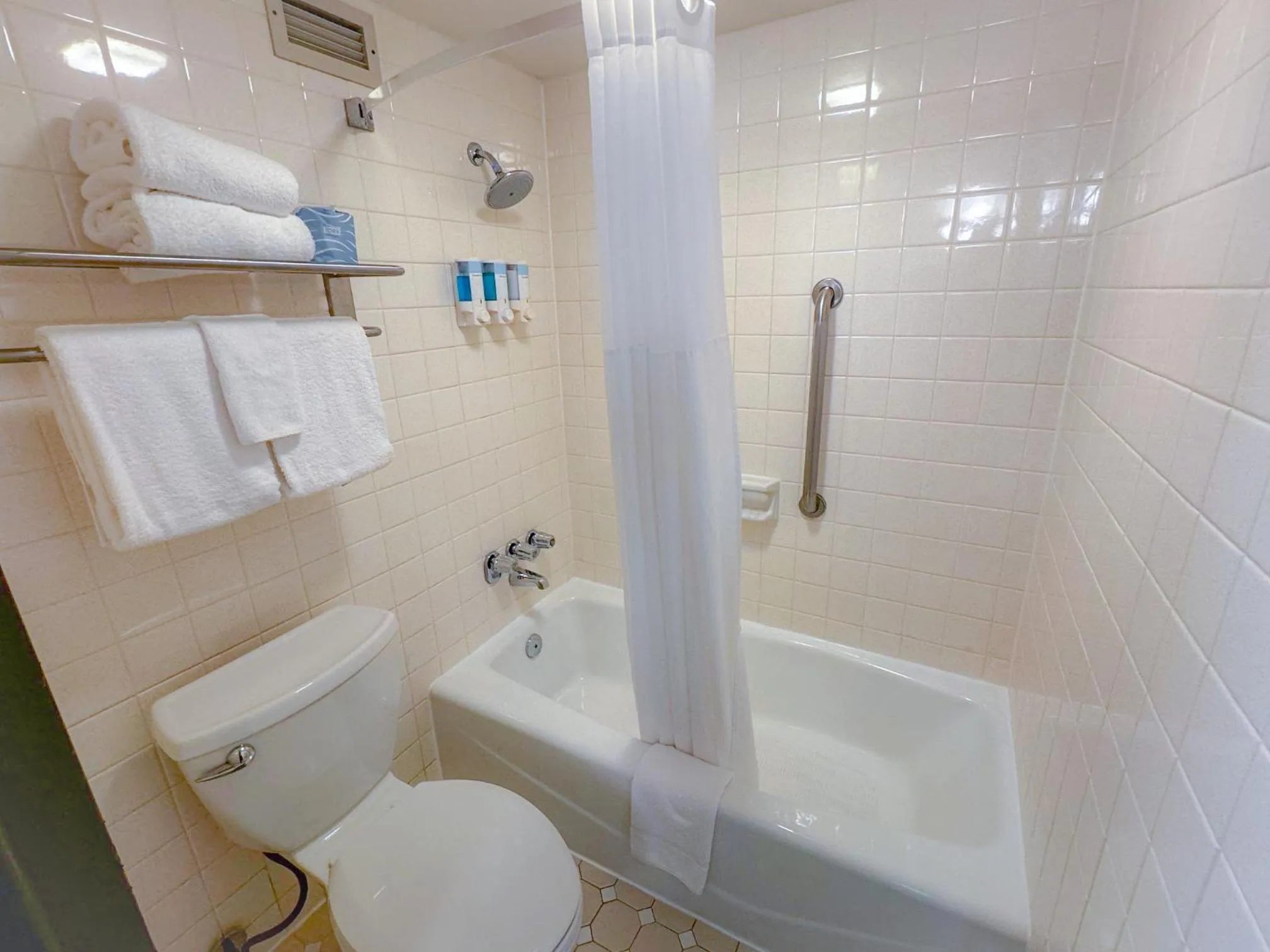 Shower in Wingate by Wyndham St Louis-Fenton Route 66