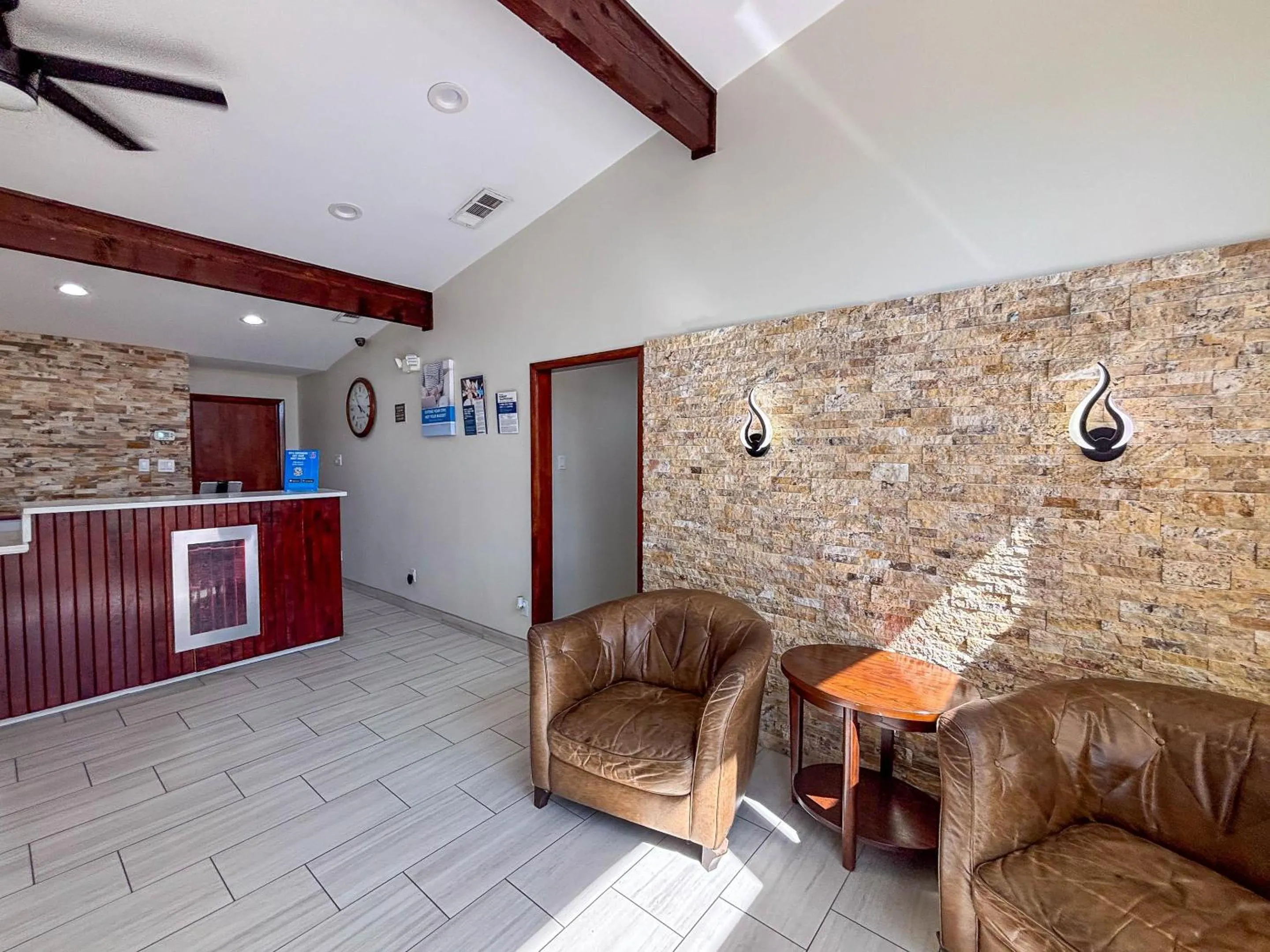 Lobby or reception in Studio 6 Suites Mesquite, TX – Gross Rd.