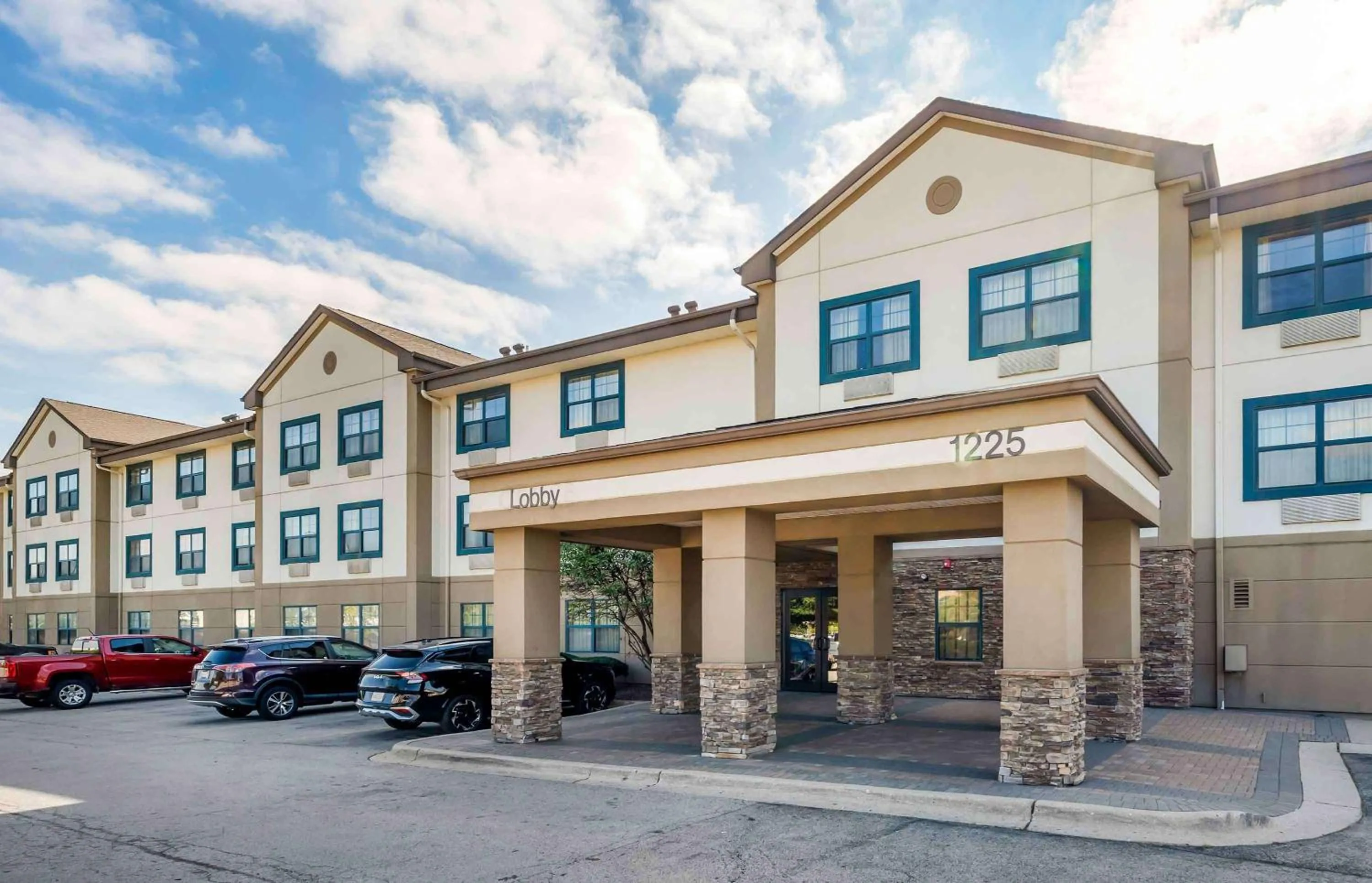 Property building in Extended Stay America Suites - Chicago - Romeoville - Bollingbrook