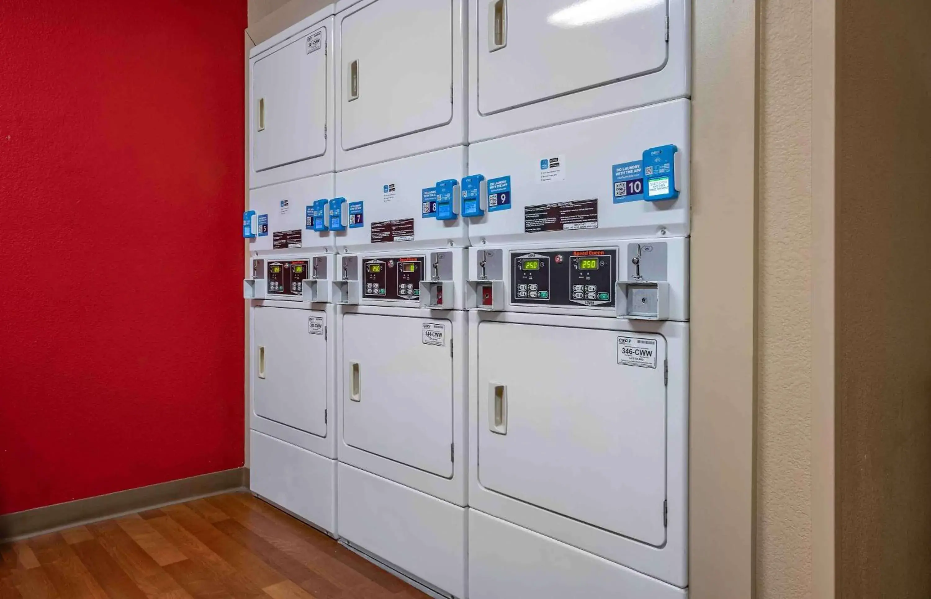 Property building in Extended Stay America Suites - Pittsburgh - West Mifflin Property building in Extended Stay America Suites - Pittsburgh - West Mifflin