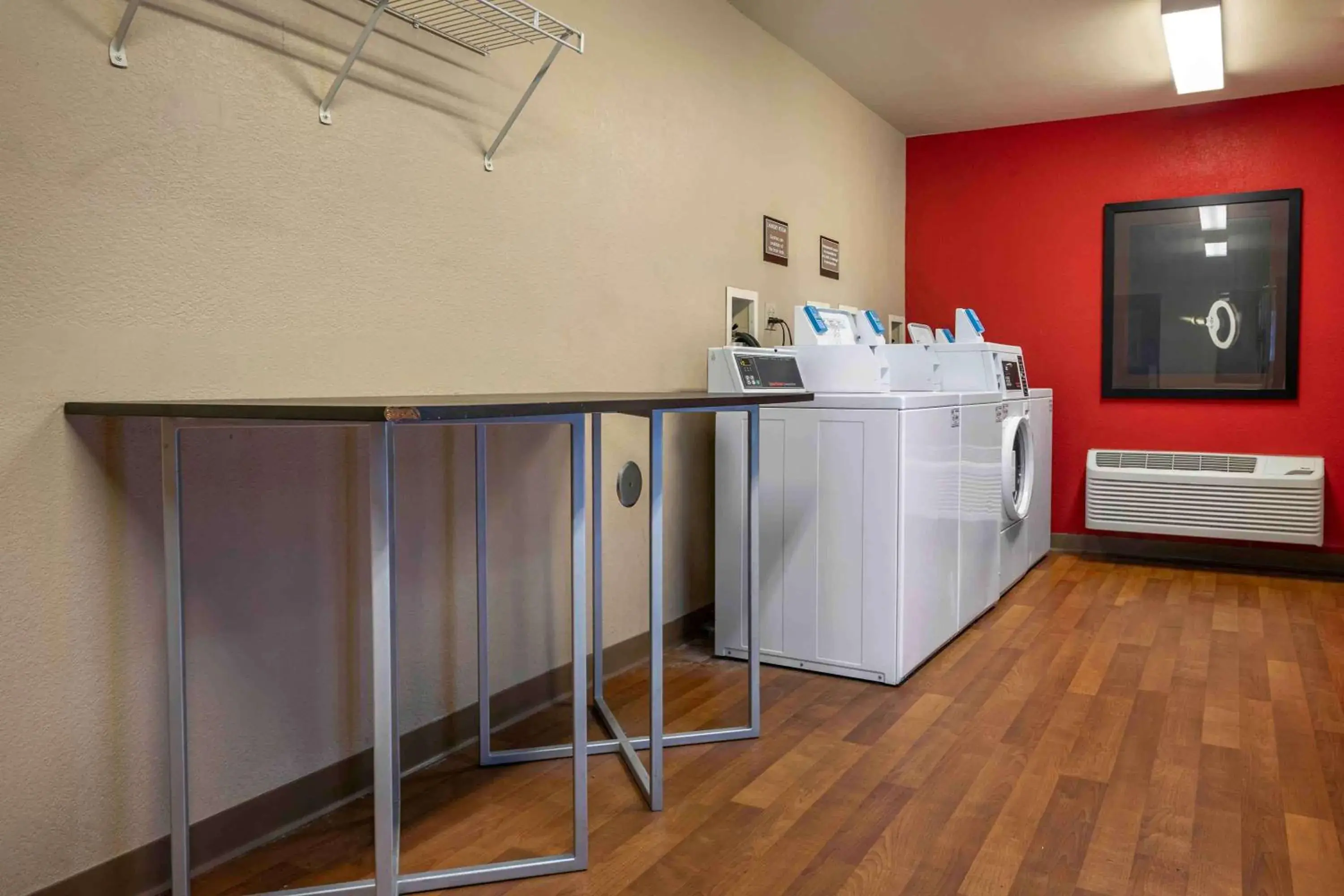 Property building in Extended Stay America Suites - Pittsburgh - West Mifflin Property building in Extended Stay America Suites - Pittsburgh - West Mifflin