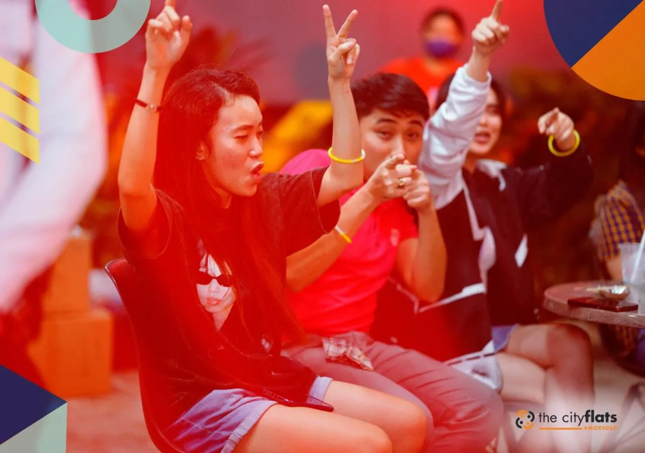 People in The City Flats Amorsolo